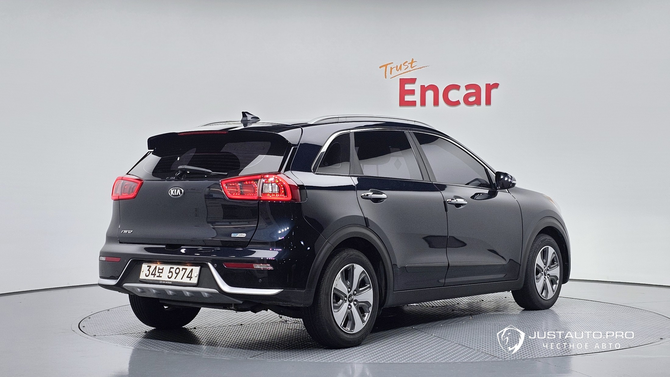 Автомобиль Kia Niro
