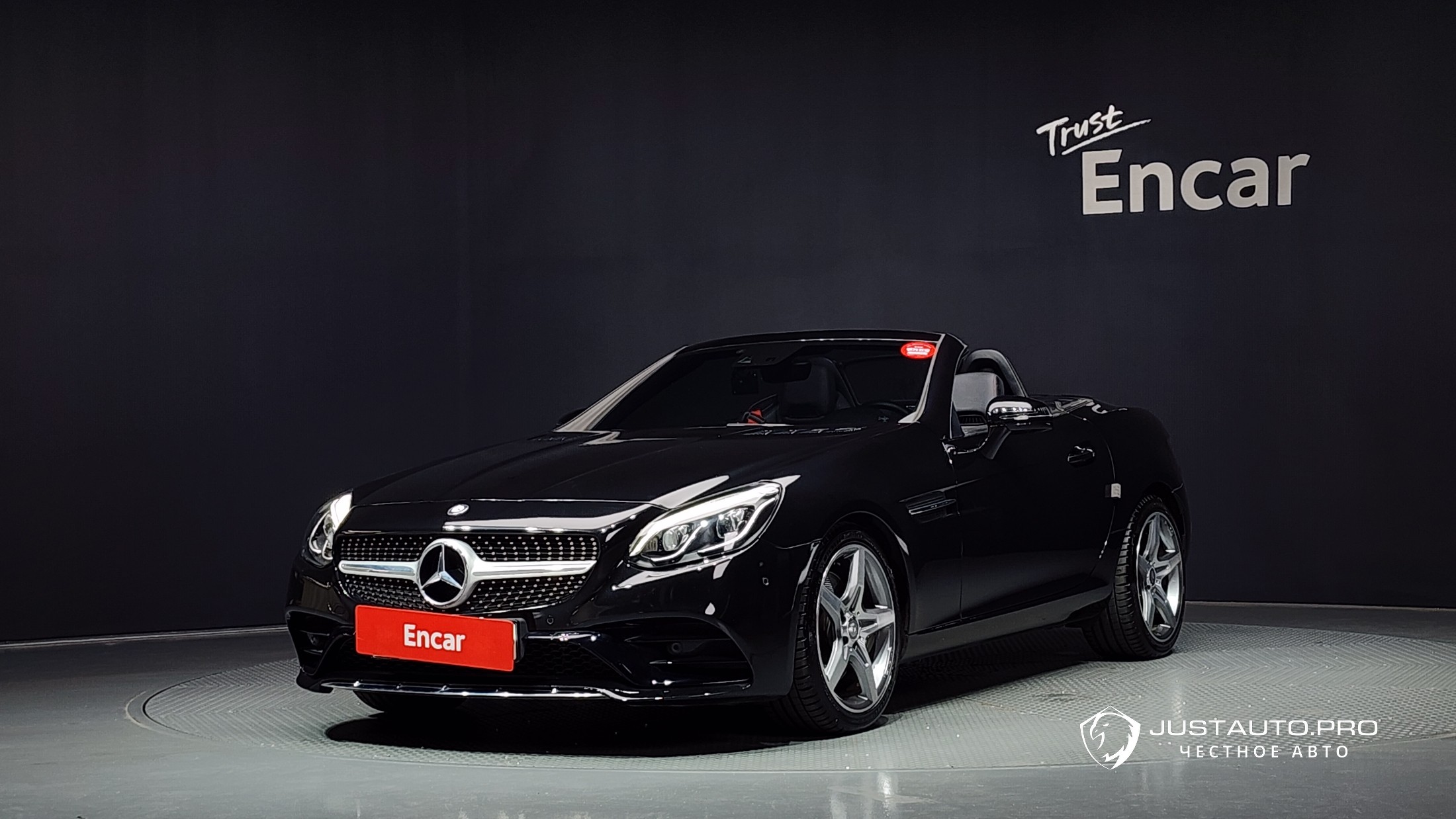 Автомобиль Mercedes-Benz SLC-Class