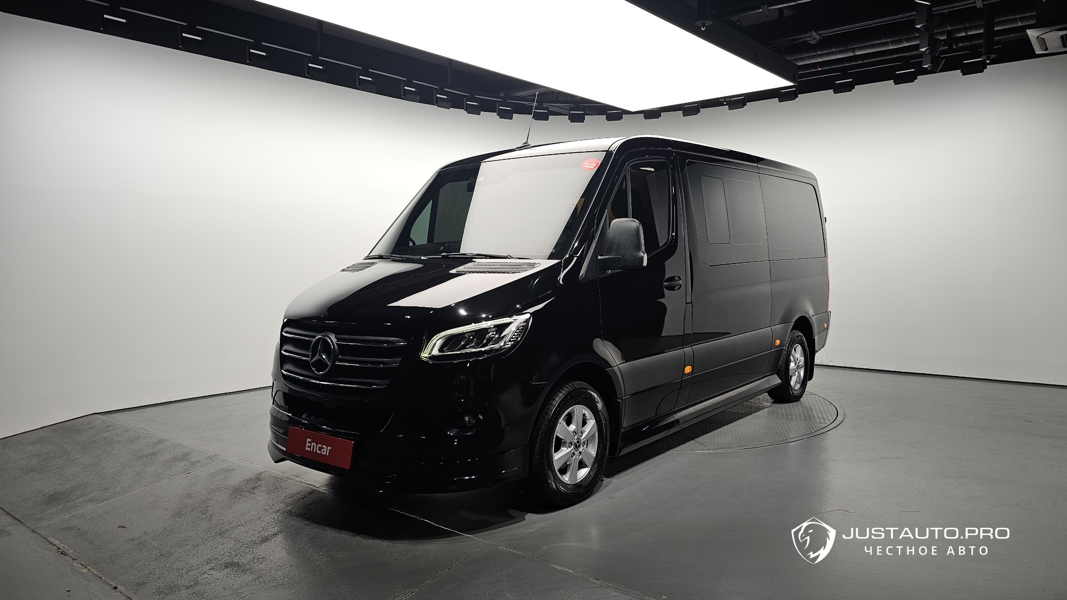 Автомобиль Mercedes-Benz Sprinter