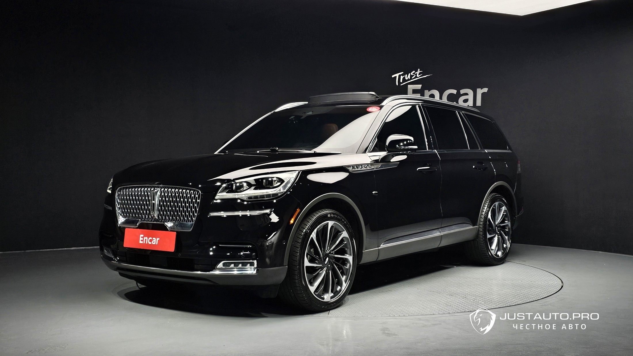 Автомобиль Lincoln Aviator