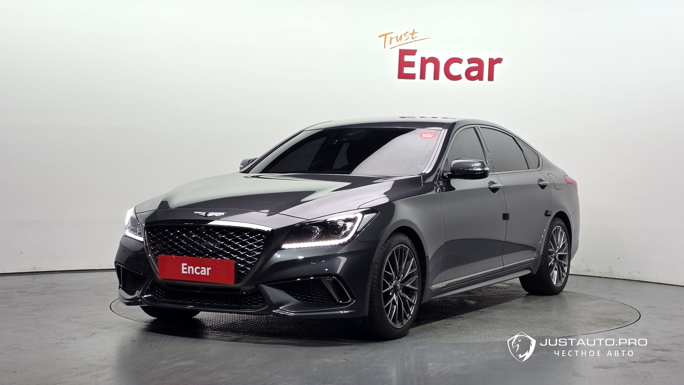 Автомобиль Genesis G80