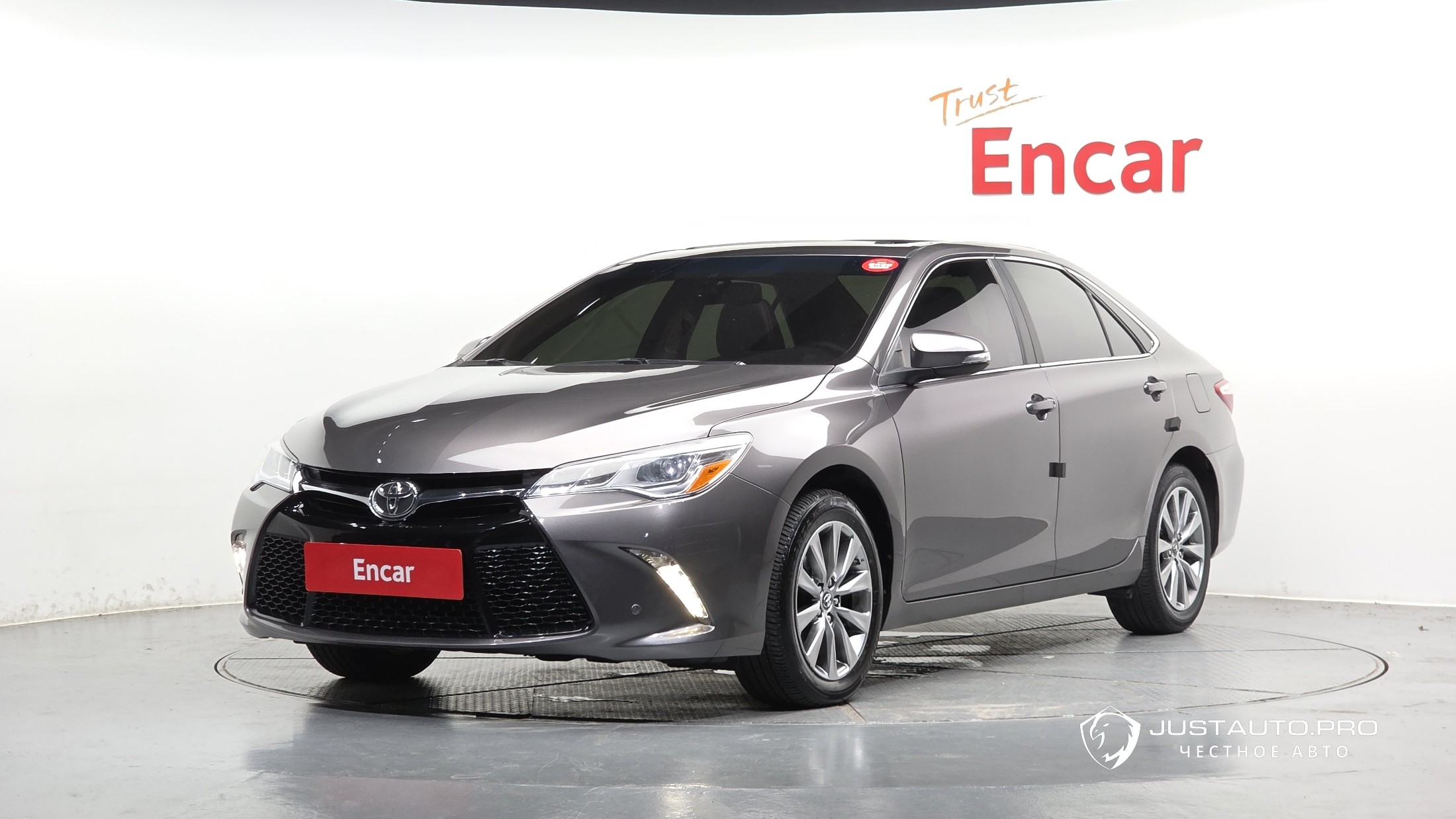 Автомобиль Toyota Camry