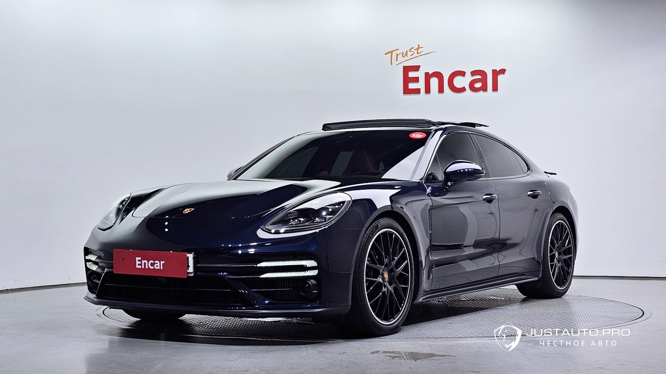 Автомобиль Porsche Panamera