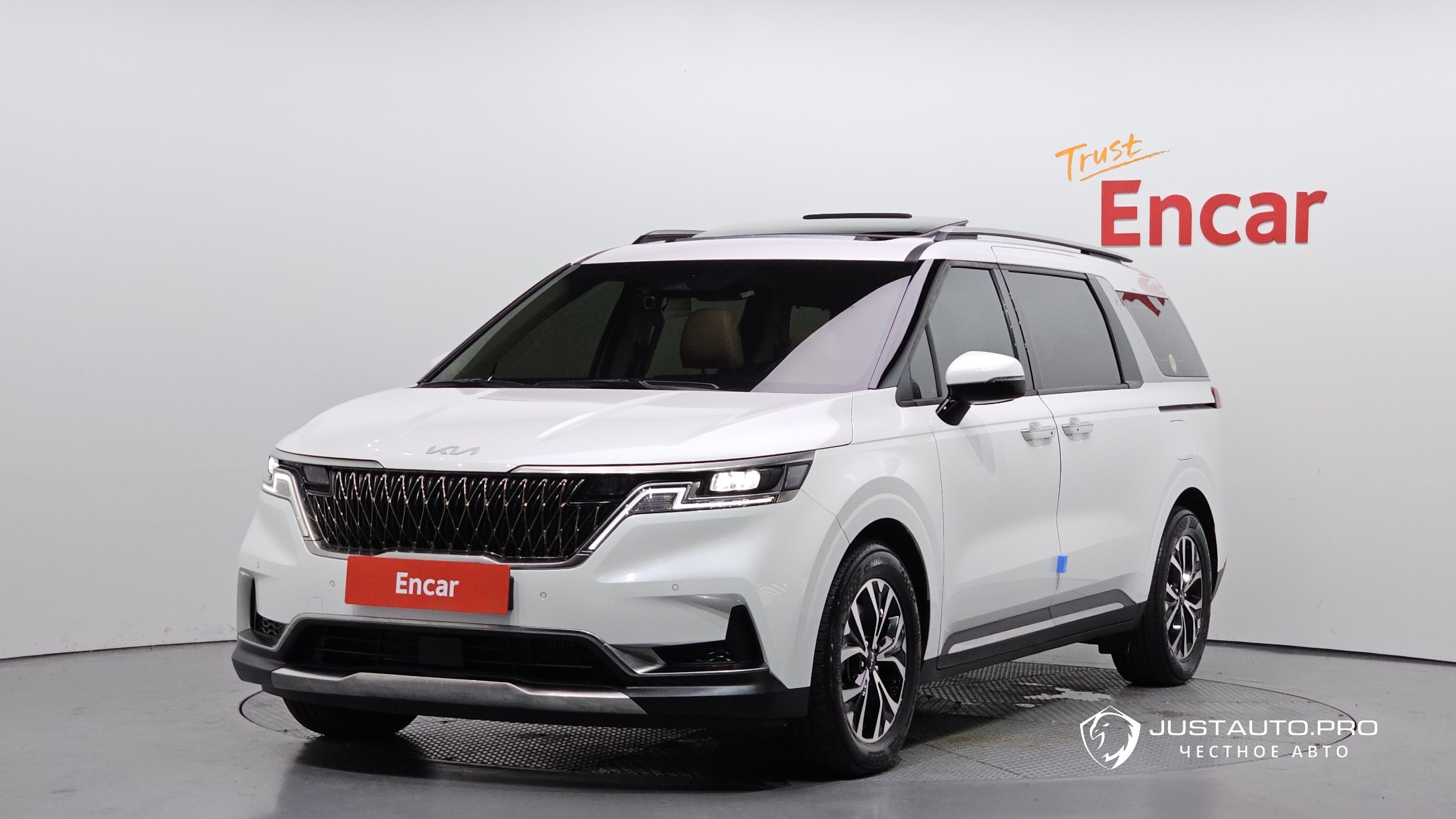 Автомобиль Kia Canival