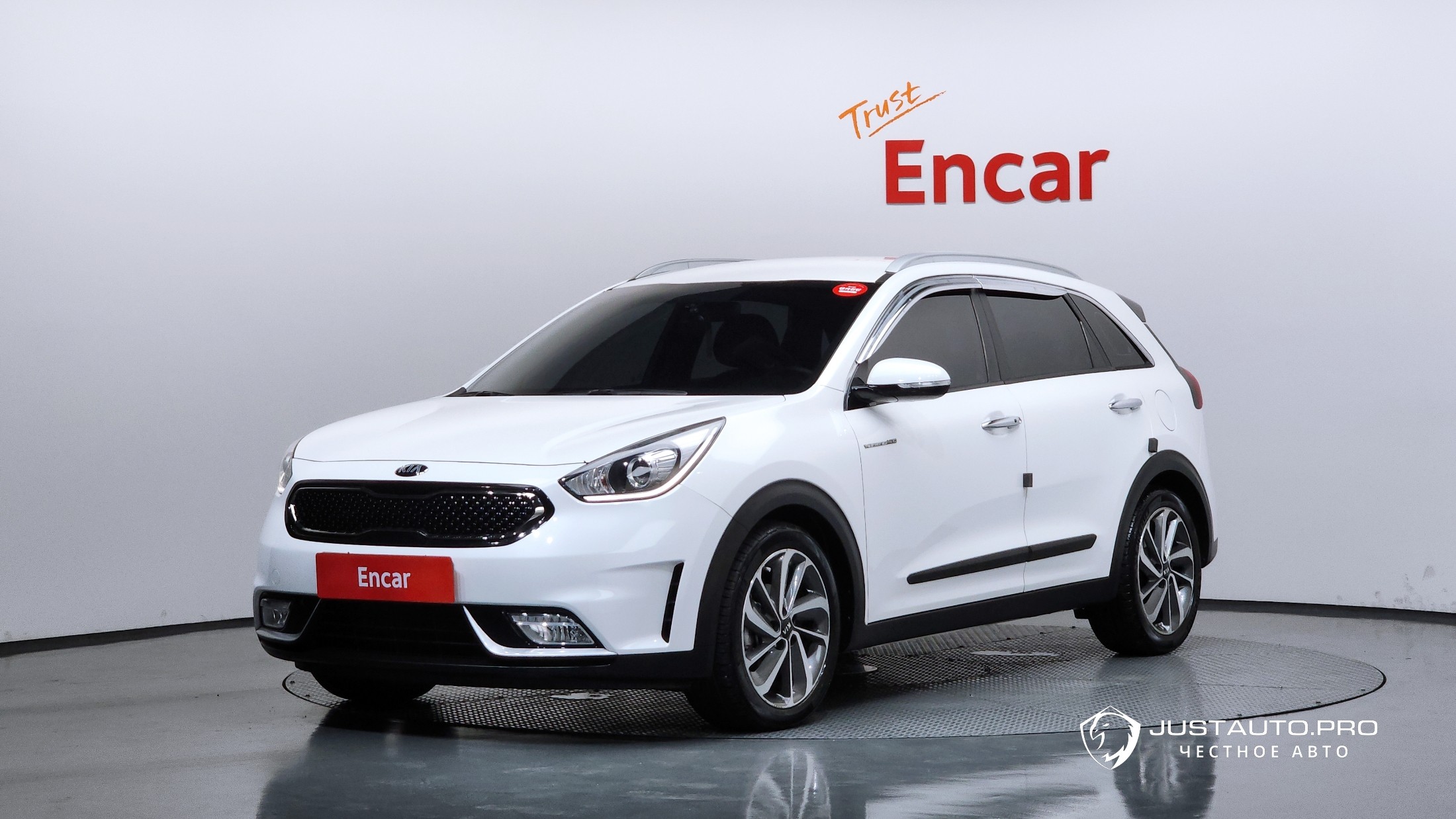 Автомобиль Kia Niro