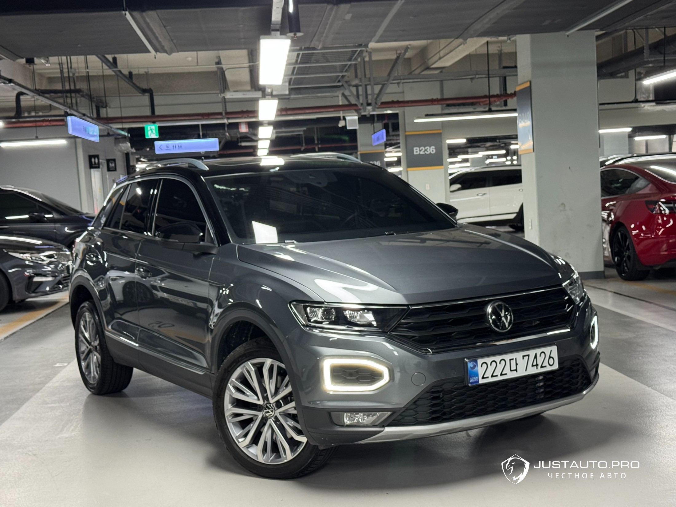 Автомобиль Volkswagen T-Roc