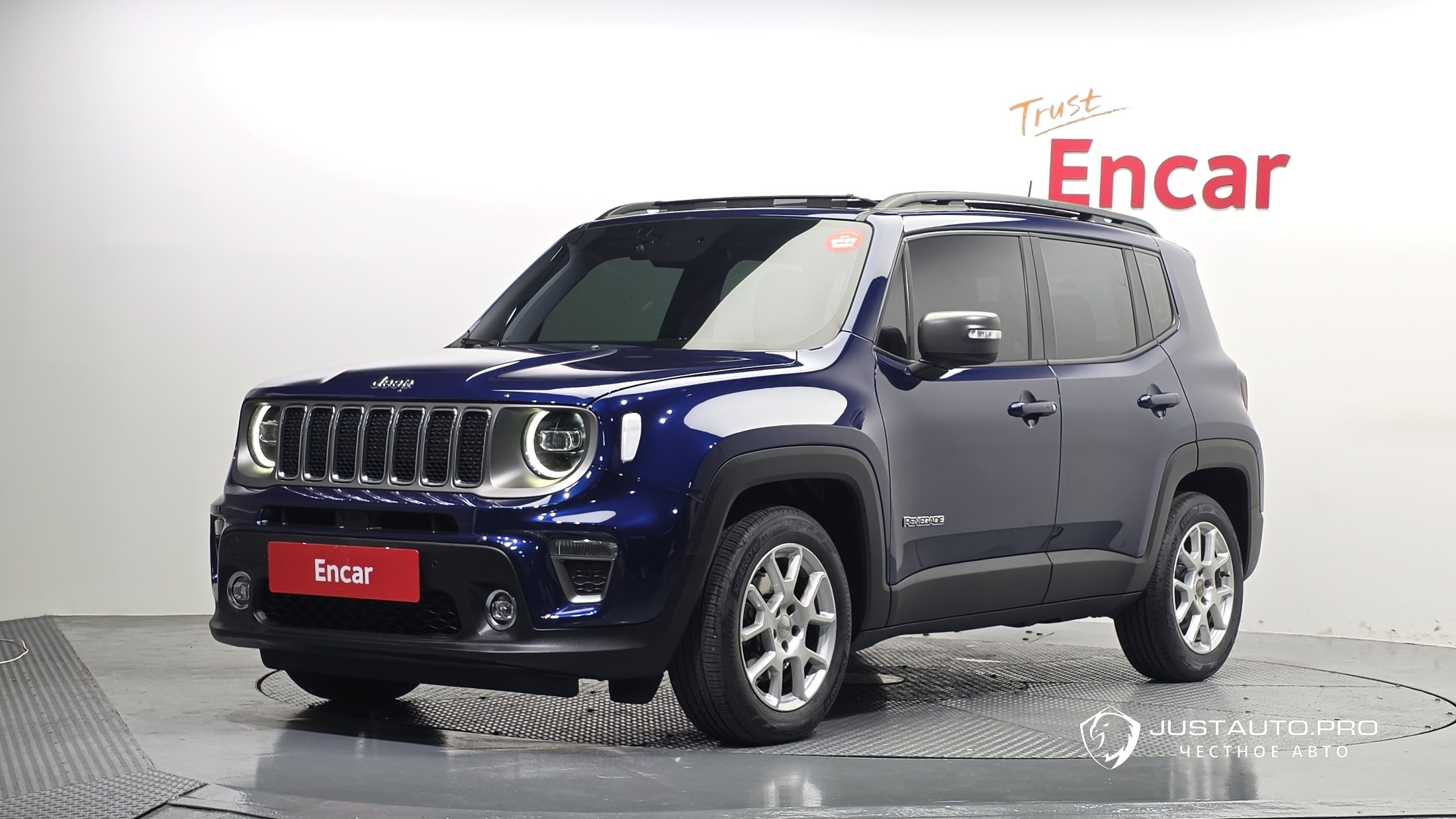 Автомобиль Jeep Renegade