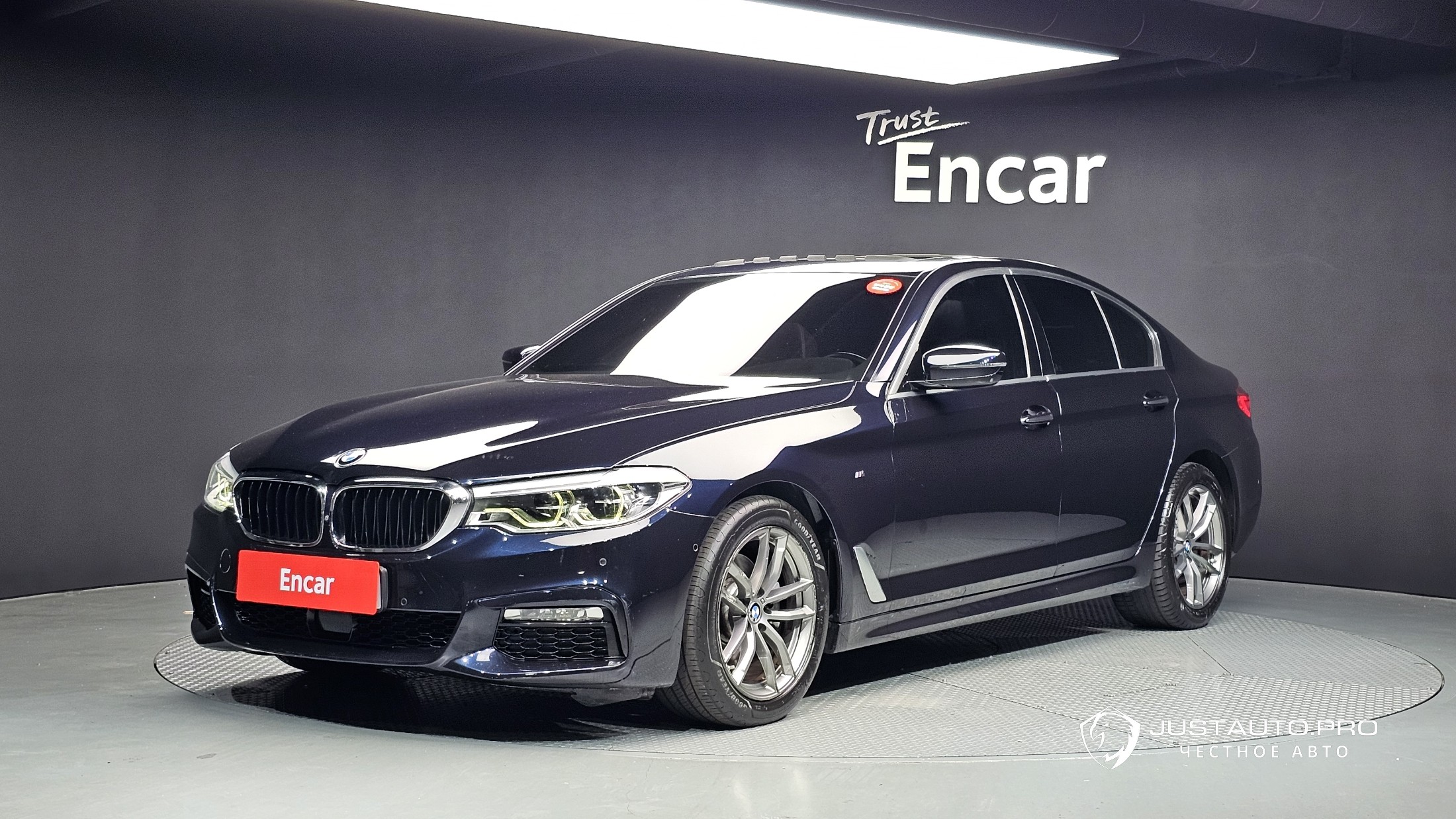 Автомобиль BMW 5-Series