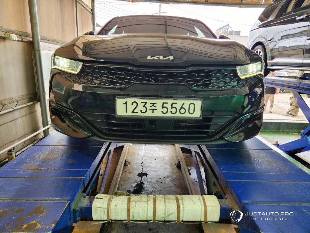 Автомобиль Kia K5