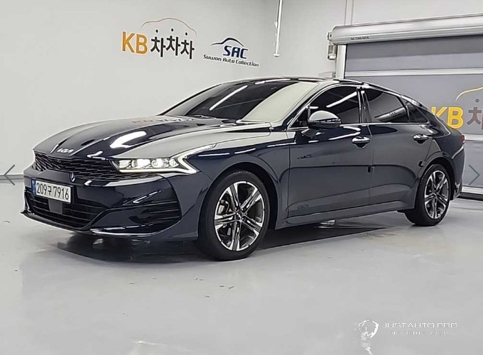 Автомобиль Kia K5