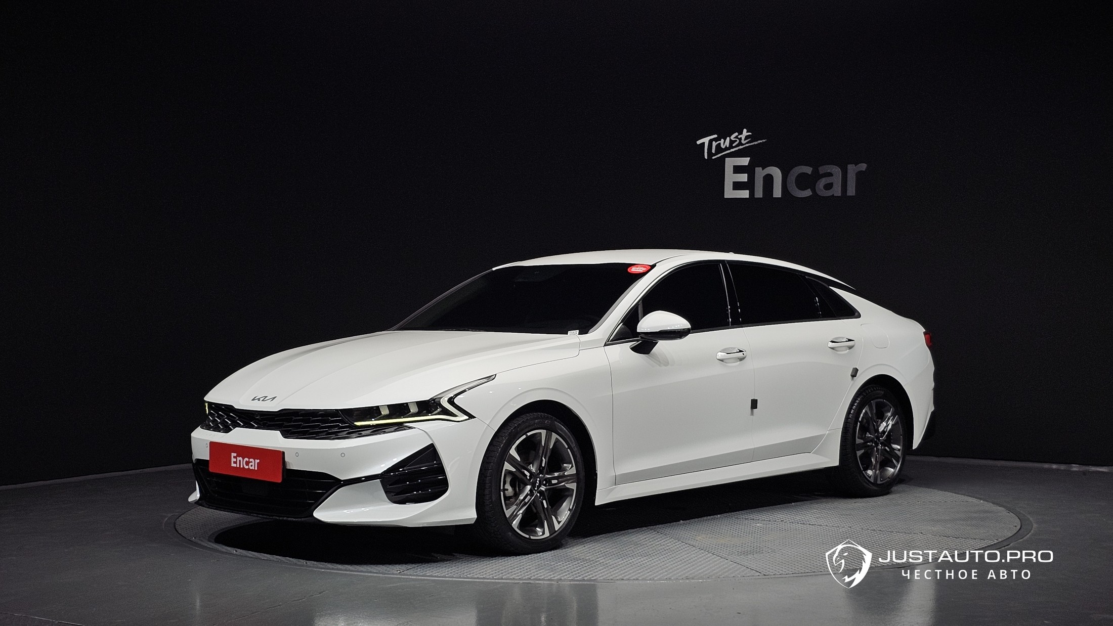 Автомобиль Kia K5