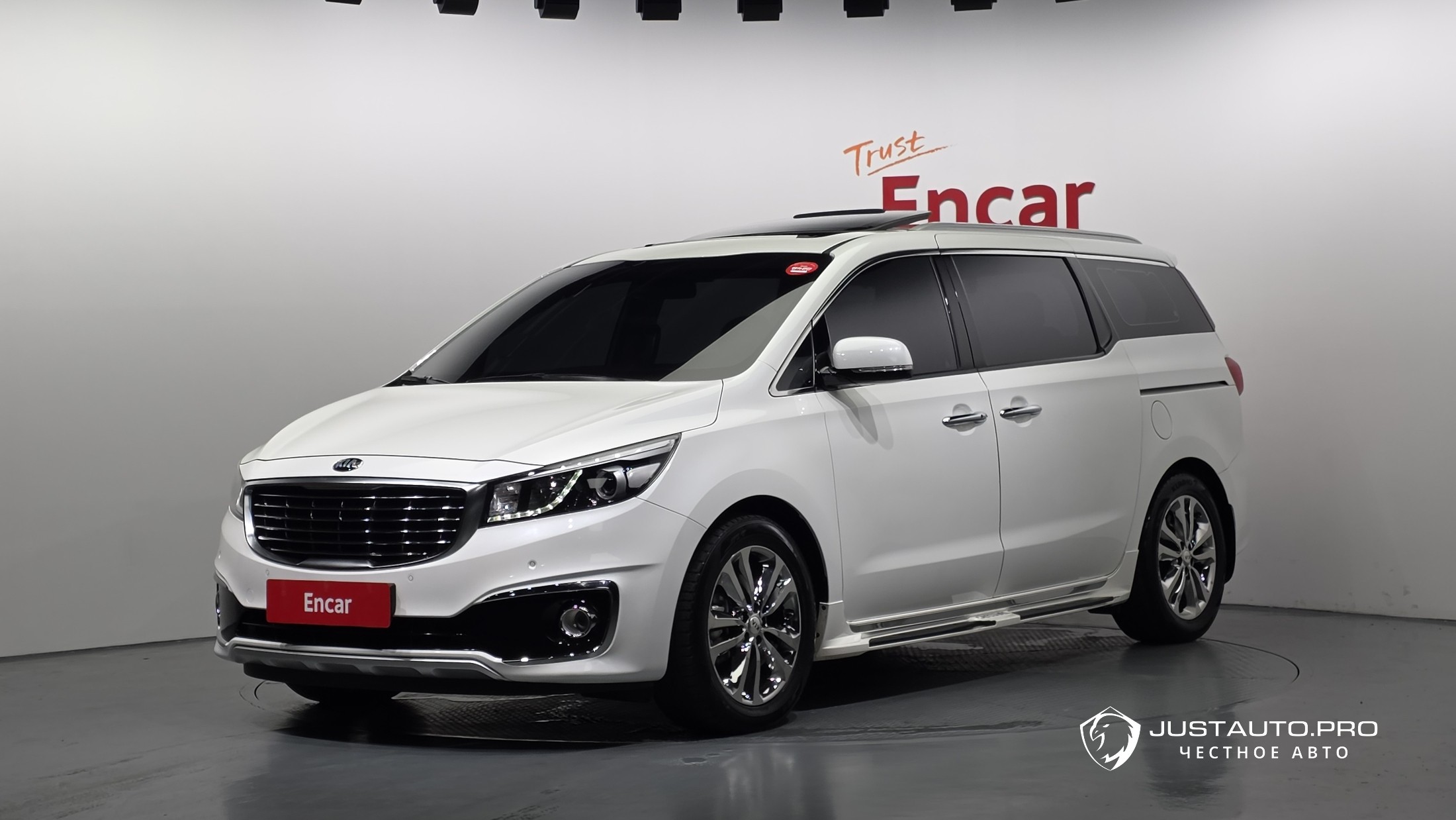 Автомобиль Kia Canival