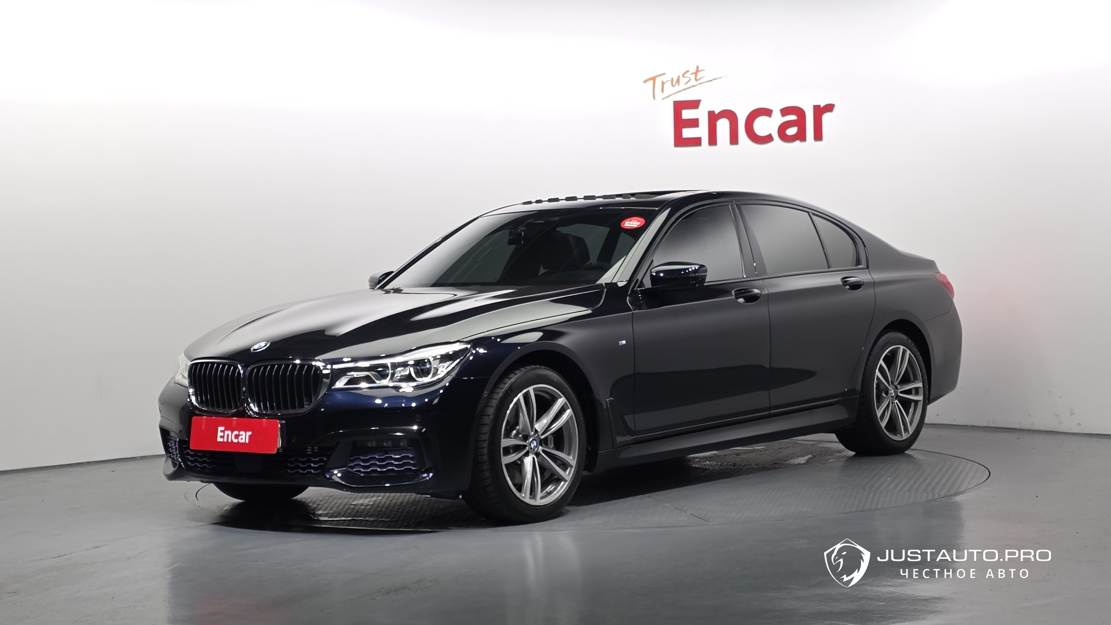 Автомобиль BMW 7-Series