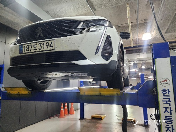 Автомобиль Peugeot 5008