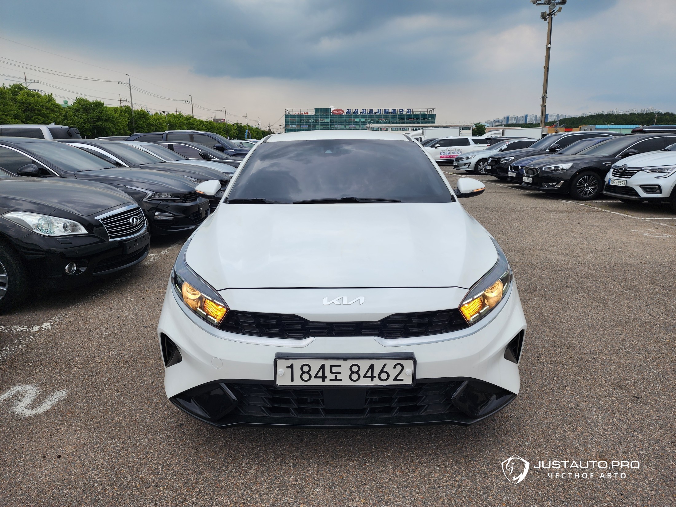 Автомобиль Kia K3