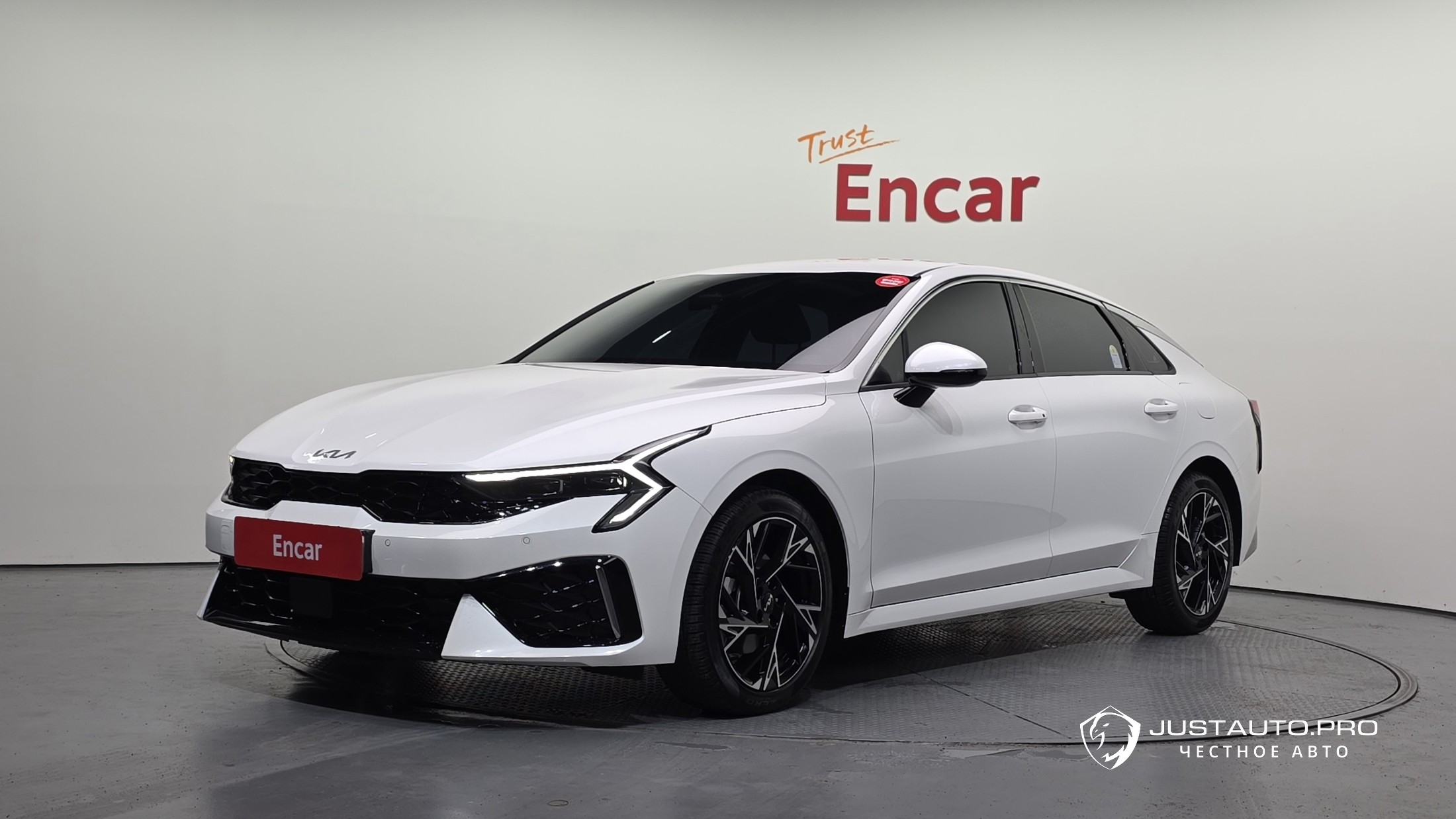Автомобиль Kia K5