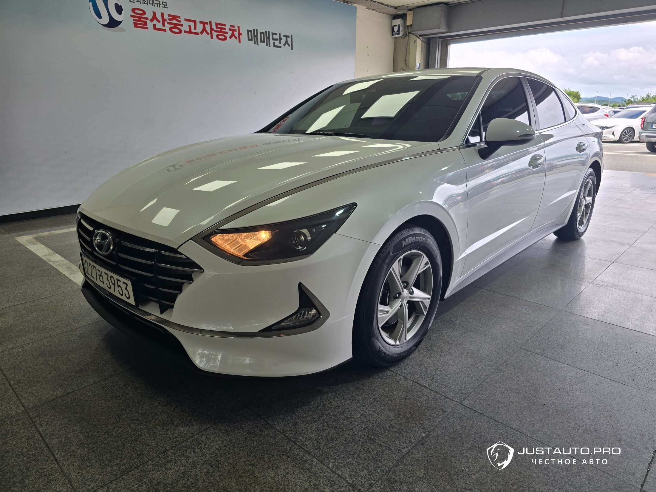 Автомобиль Hyundai Sonata