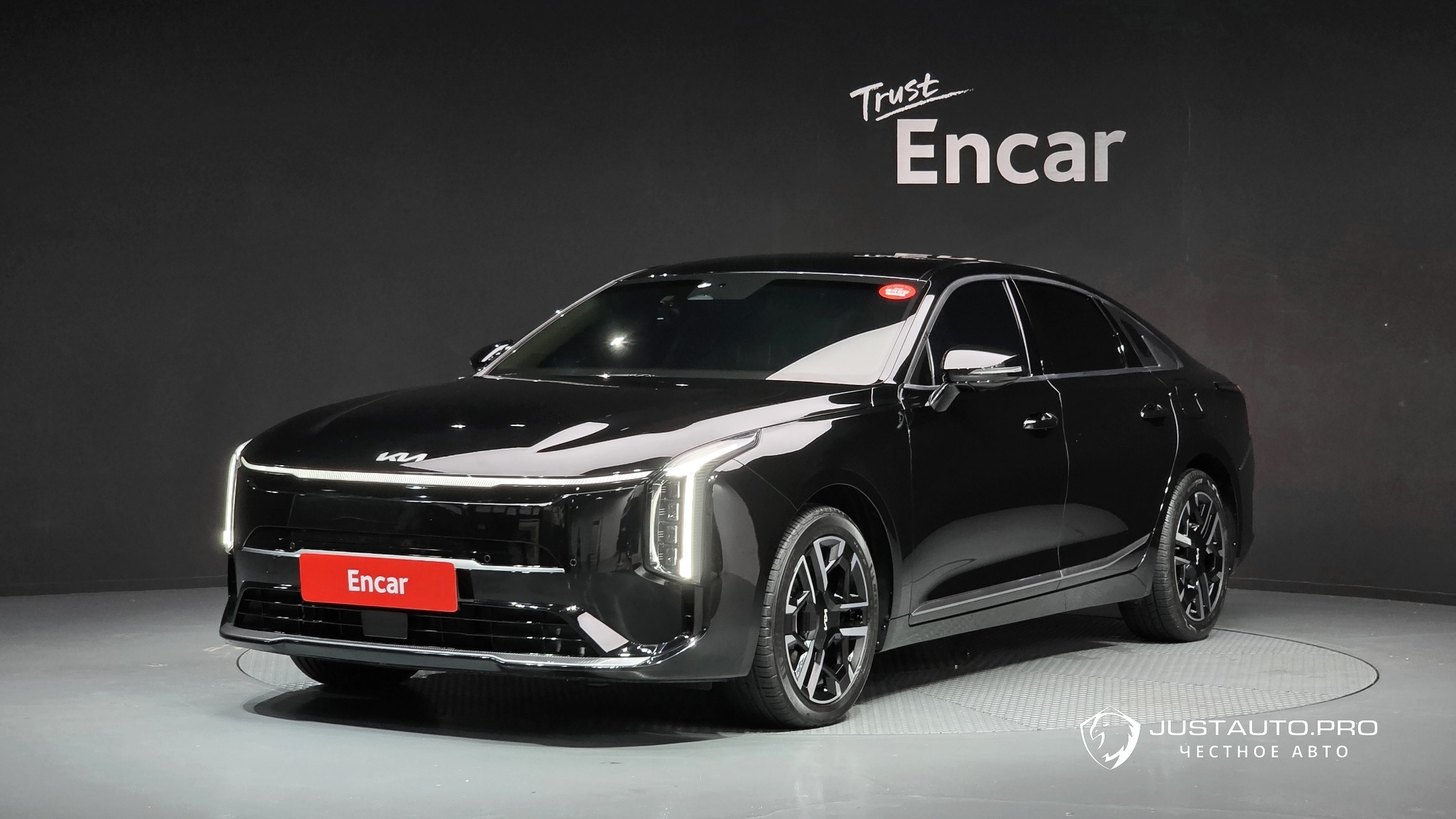Автомобиль Kia K8