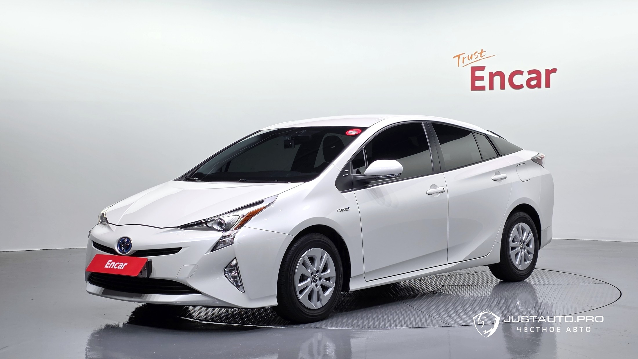 Автомобиль Toyota Prius
