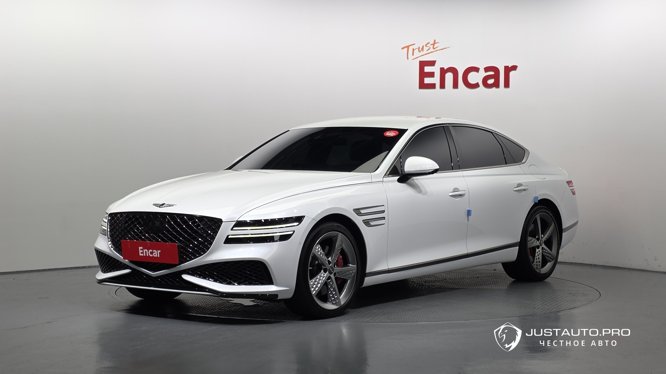 Автомобиль Genesis G80