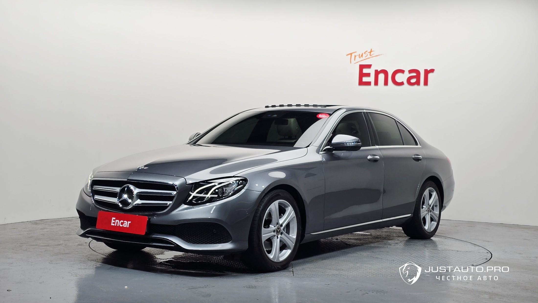 Автомобиль Mercedes-Benz E-Class