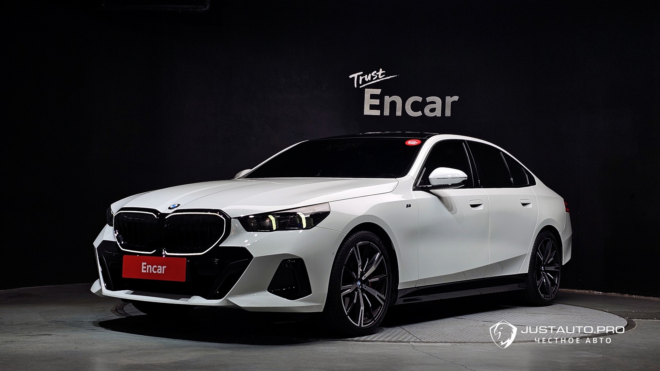 Автомобиль BMW 5-Series
