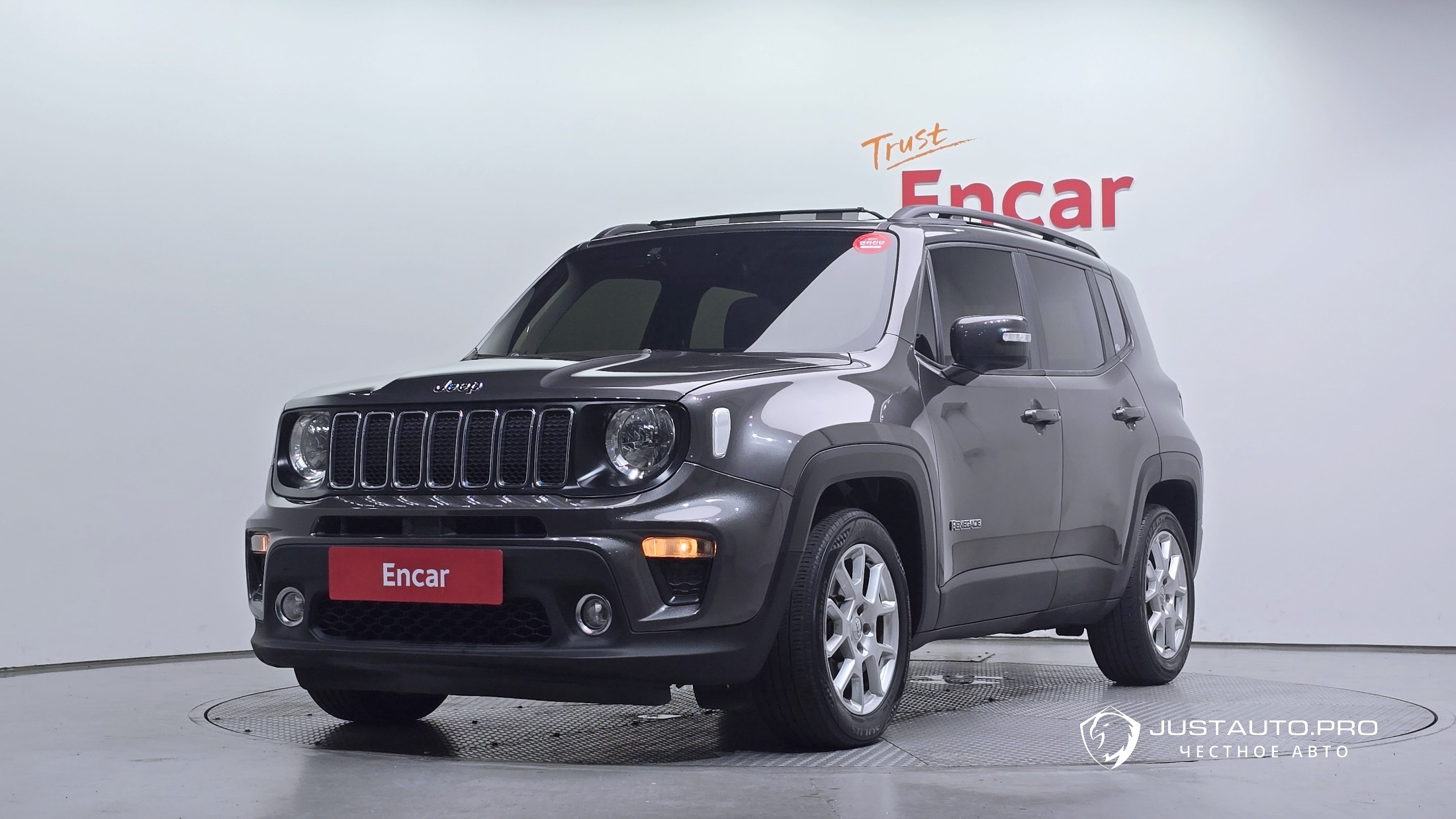 Автомобиль Jeep Renegade