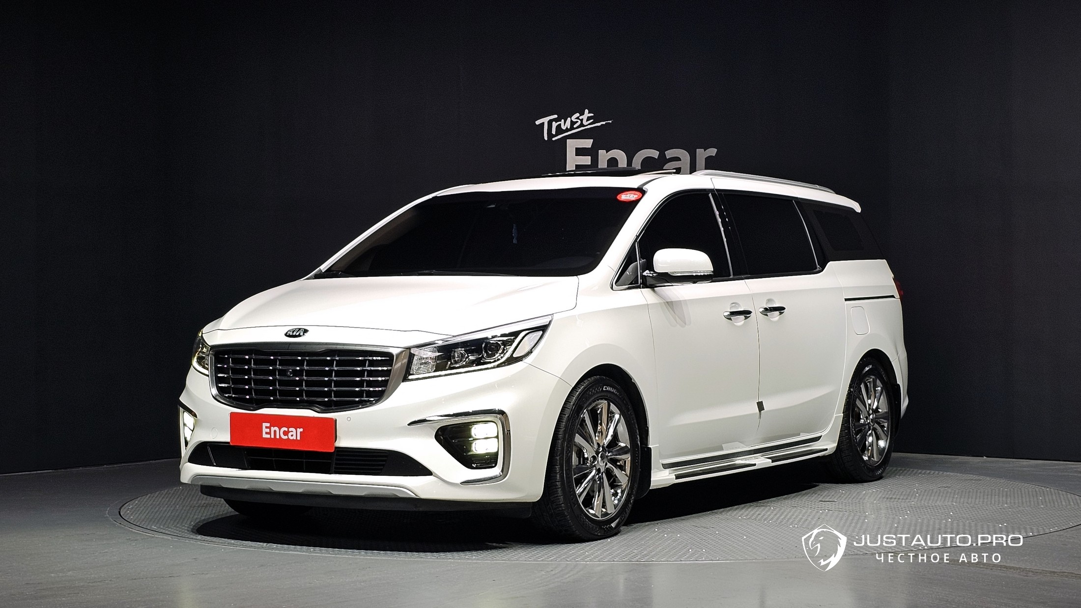 Автомобиль Kia Canival