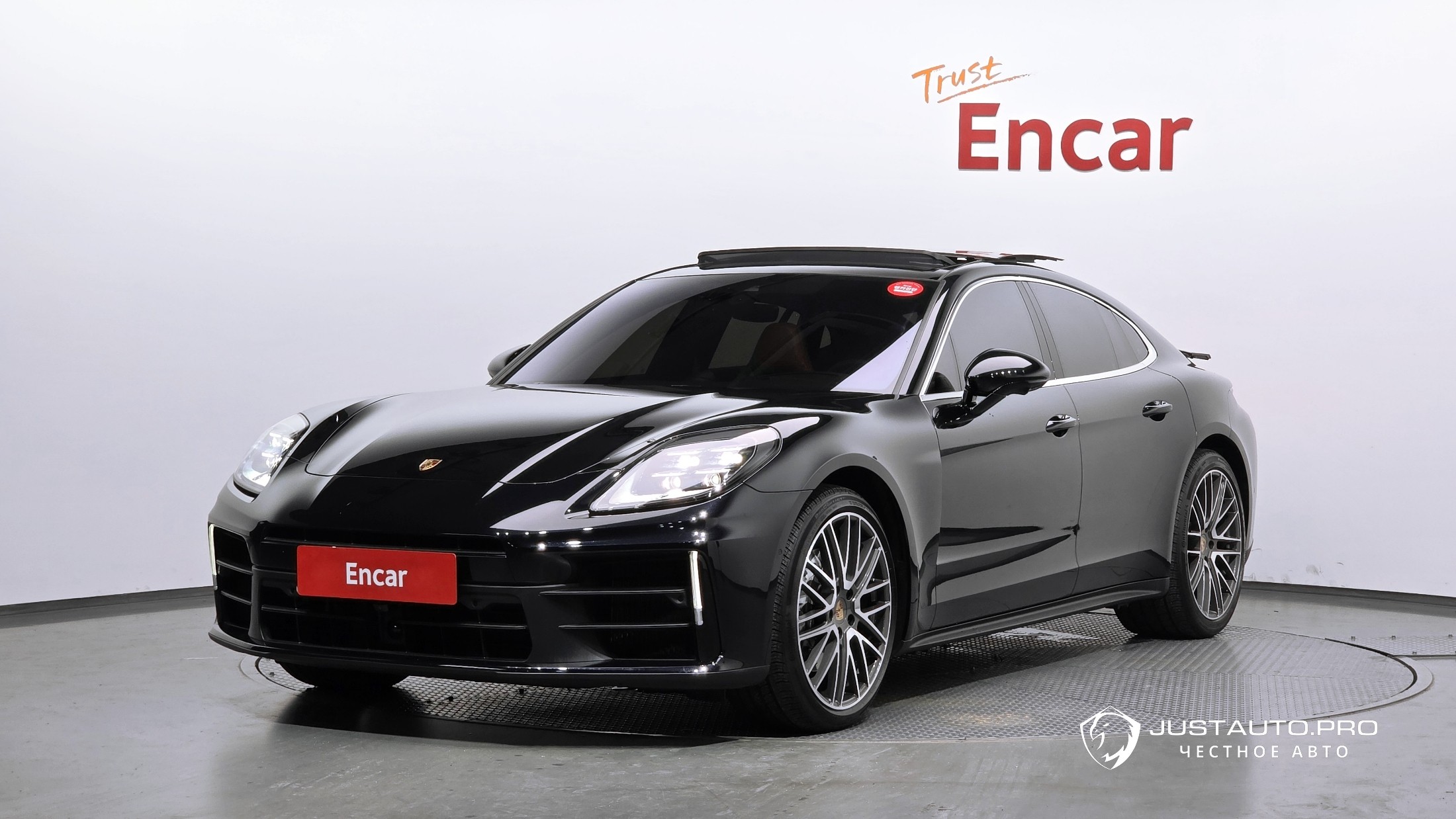 Автомобиль Porsche Panamera