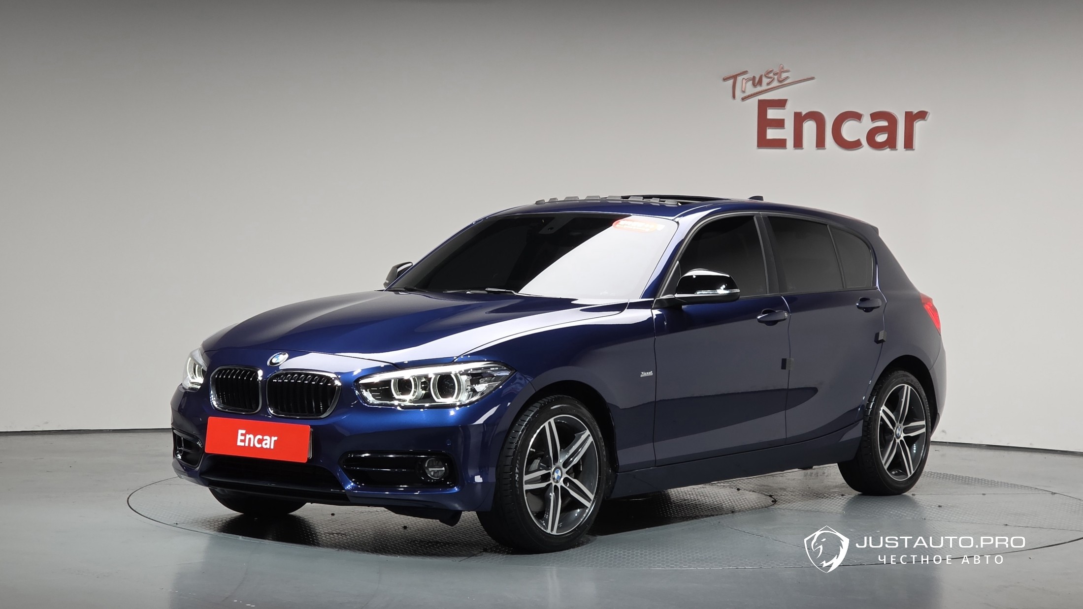 Автомобиль BMW 1-Series