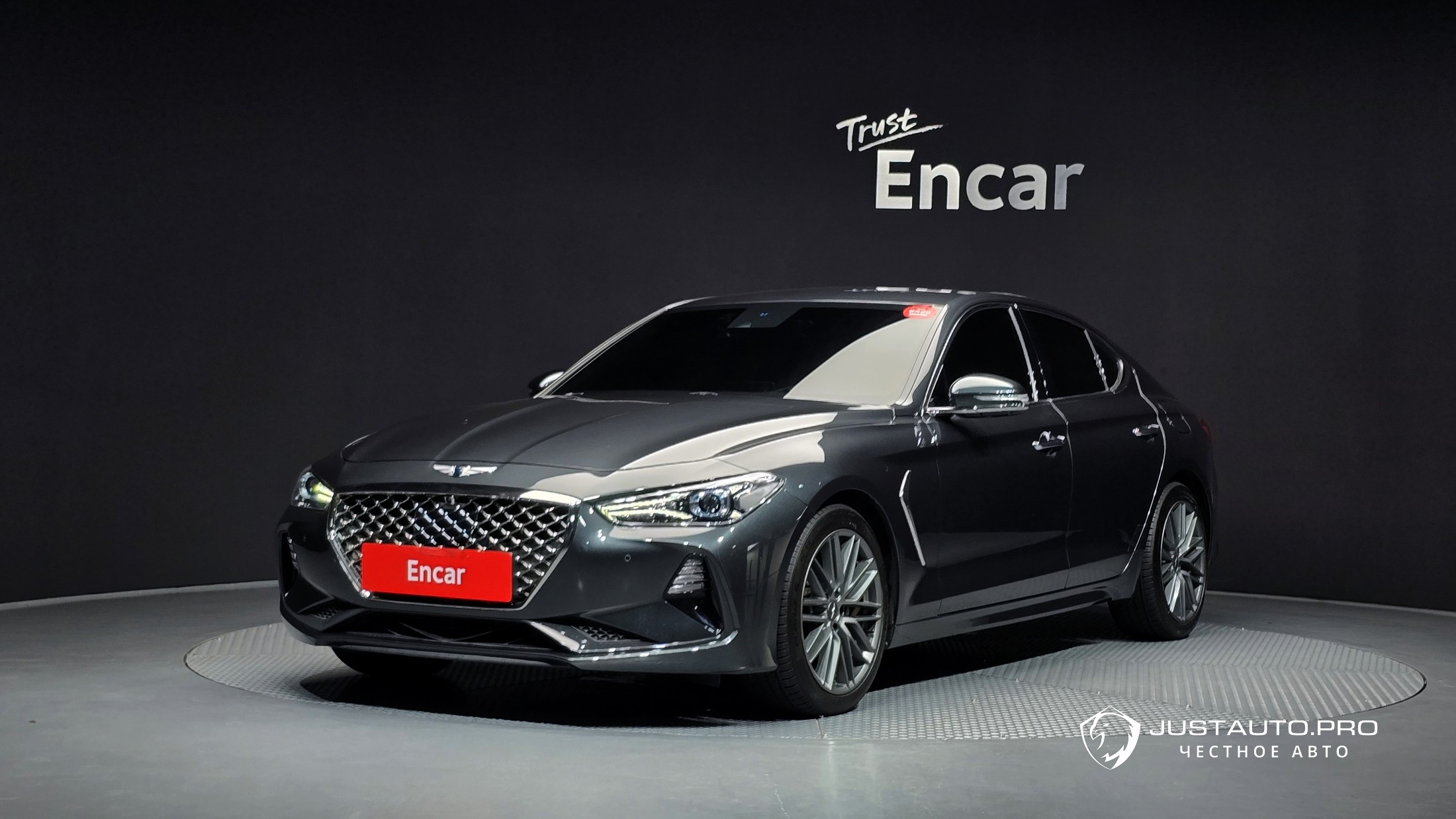 Автомобиль Genesis G70