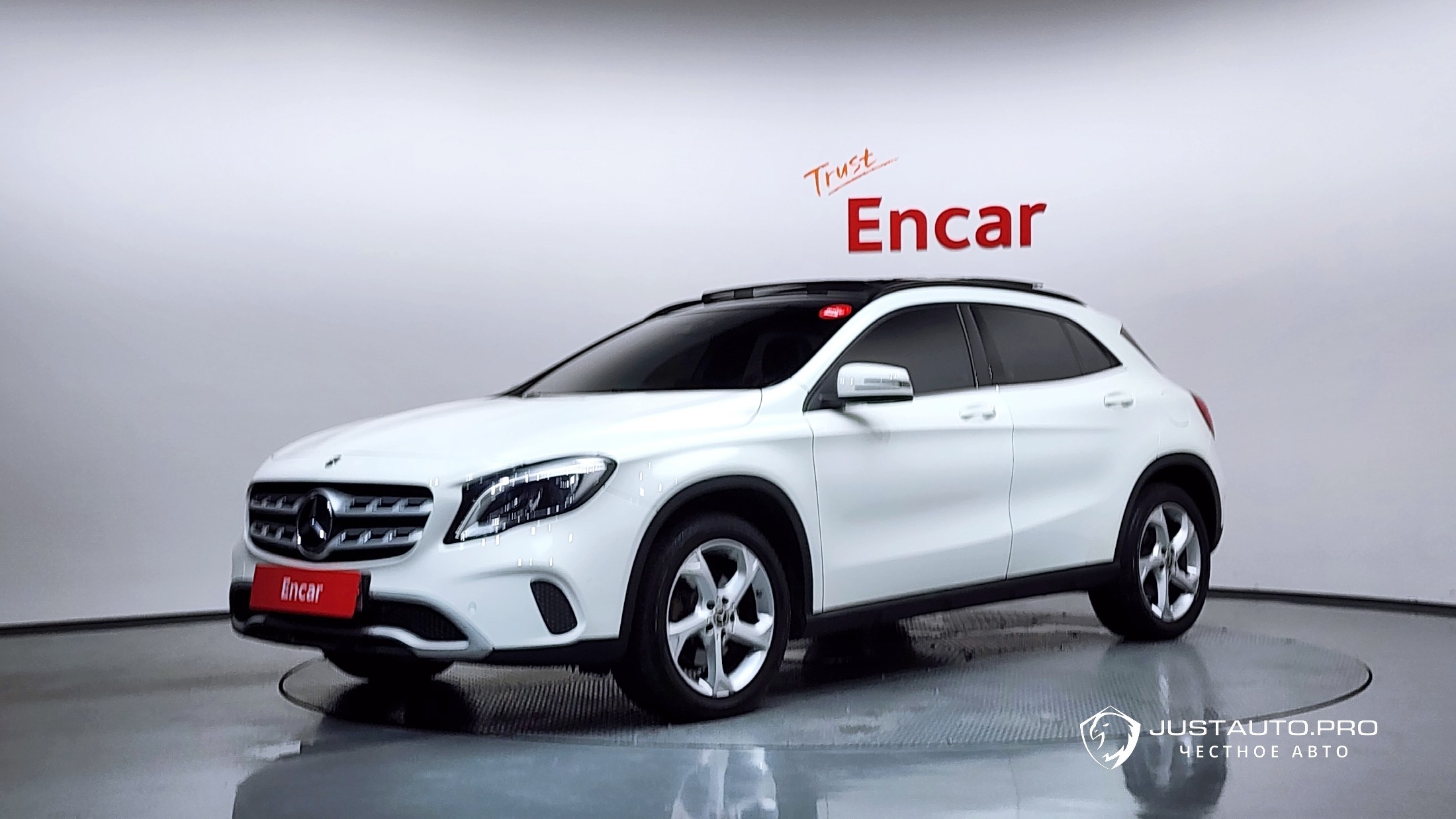 Автомобиль Mercedes-Benz GLA-Class