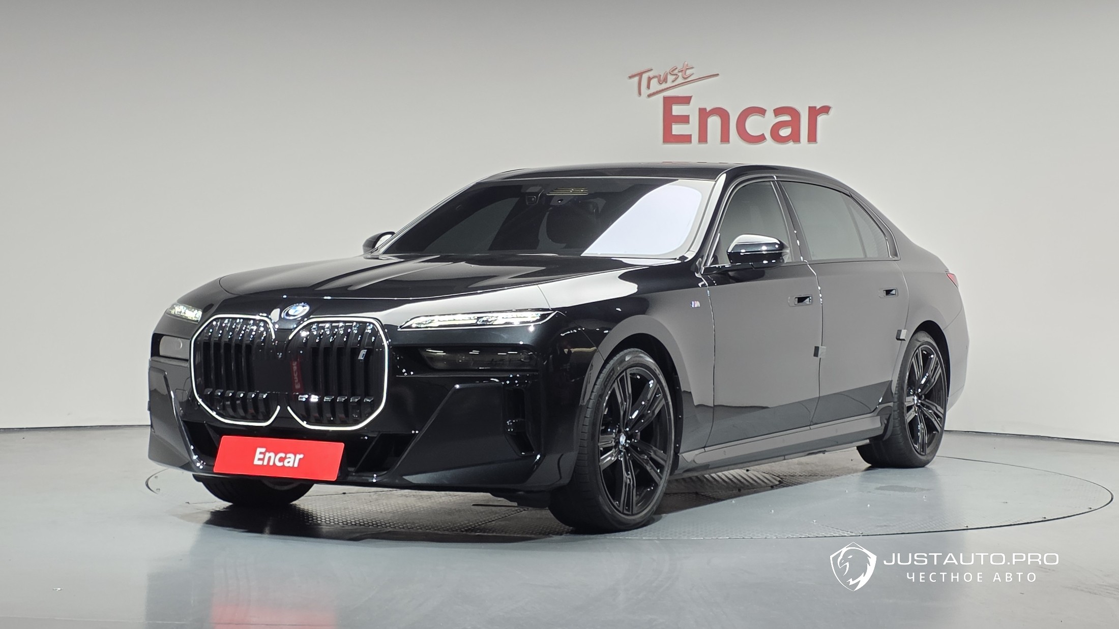 Автомобиль BMW i7