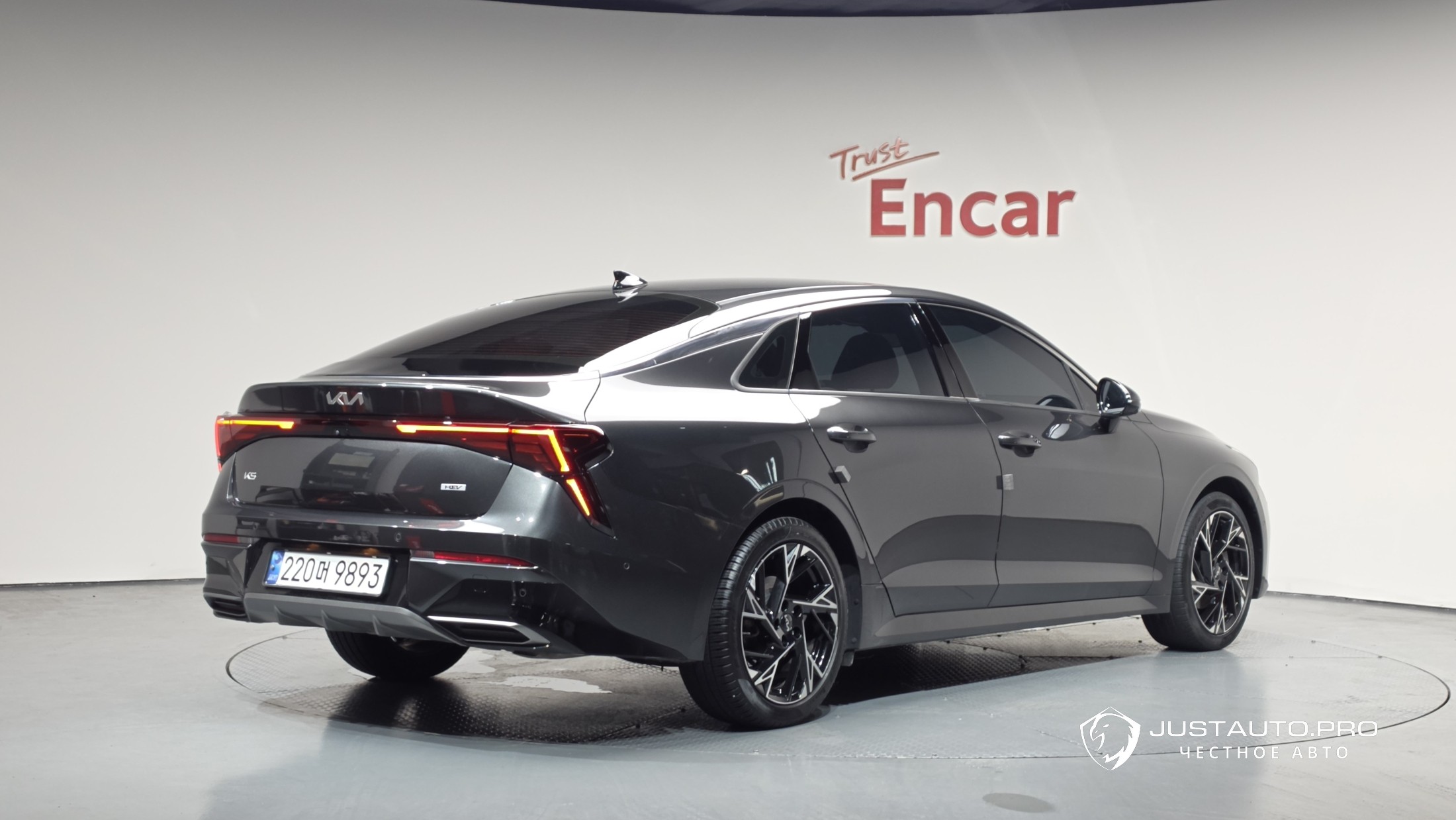Автомобиль Kia K5