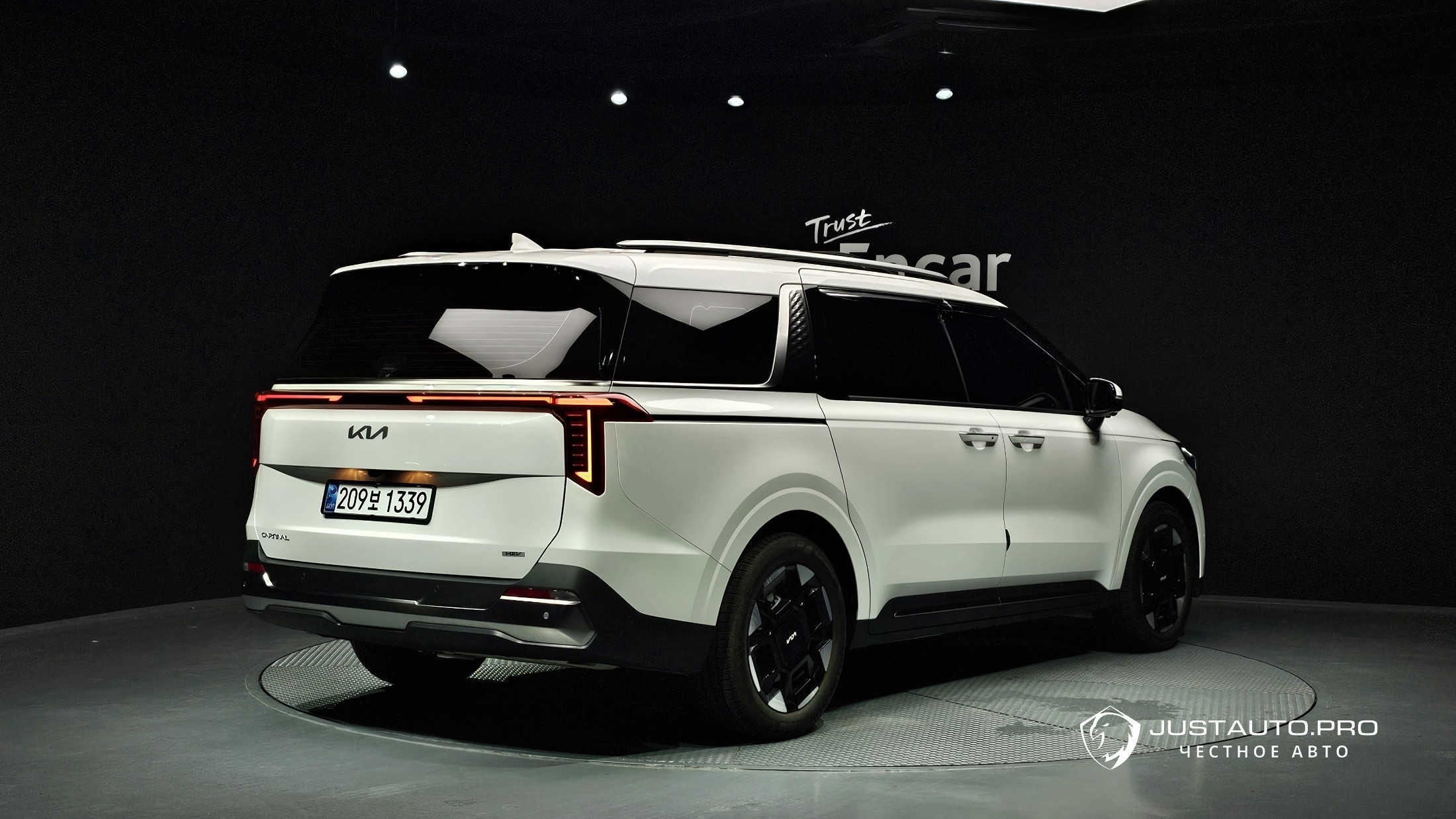 Автомобиль Kia Canival