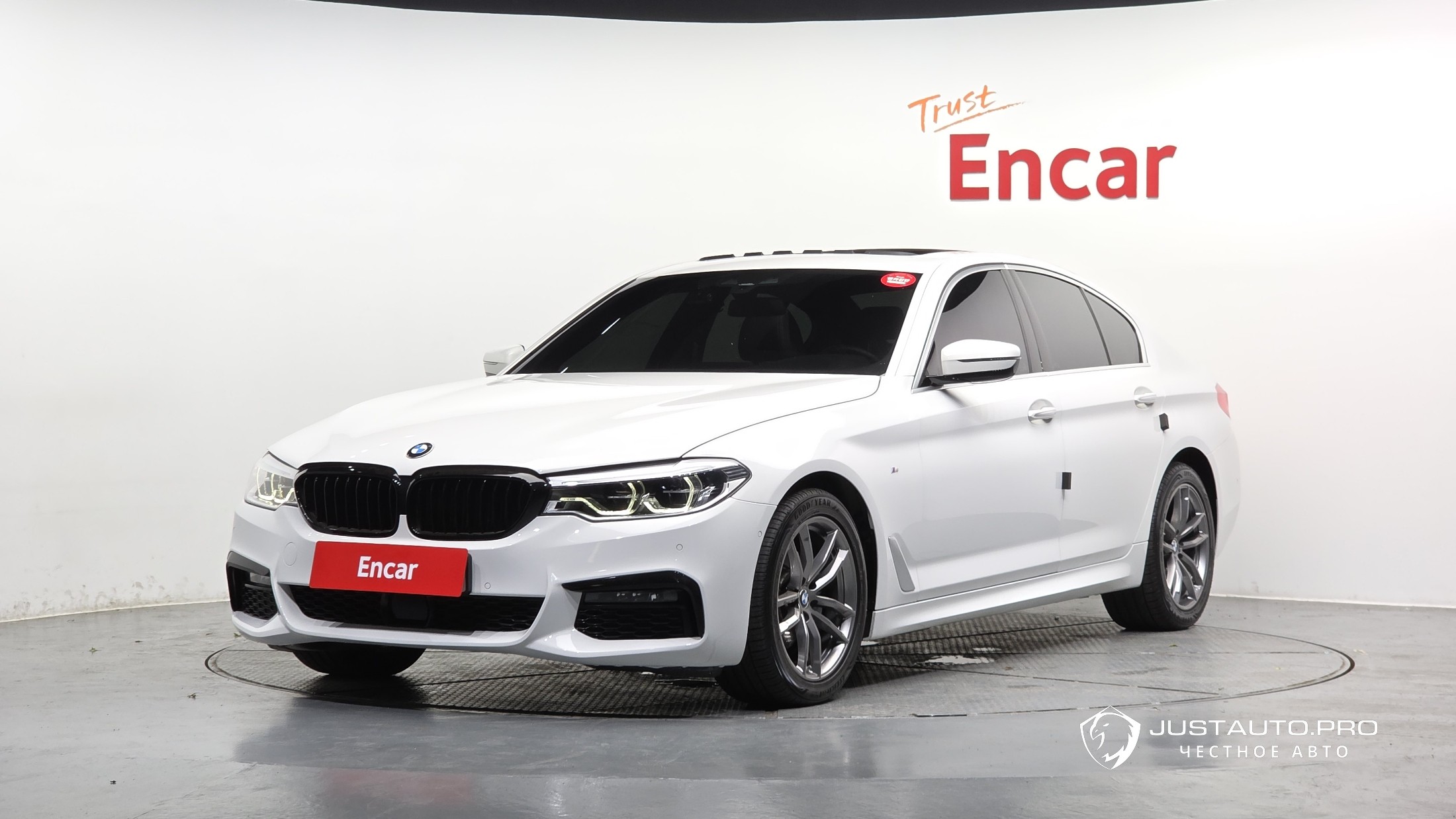 Автомобиль BMW 5-Series