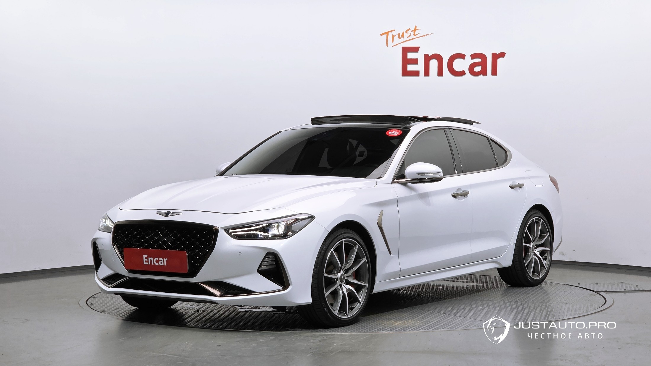Автомобиль Genesis G70