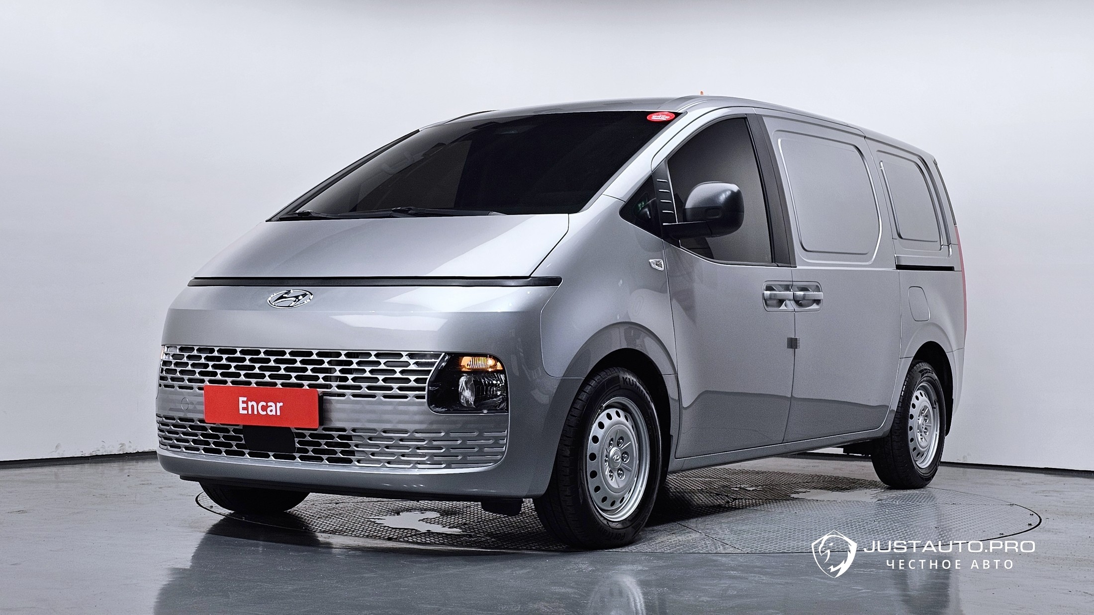 Автомобиль Hyundai Staria