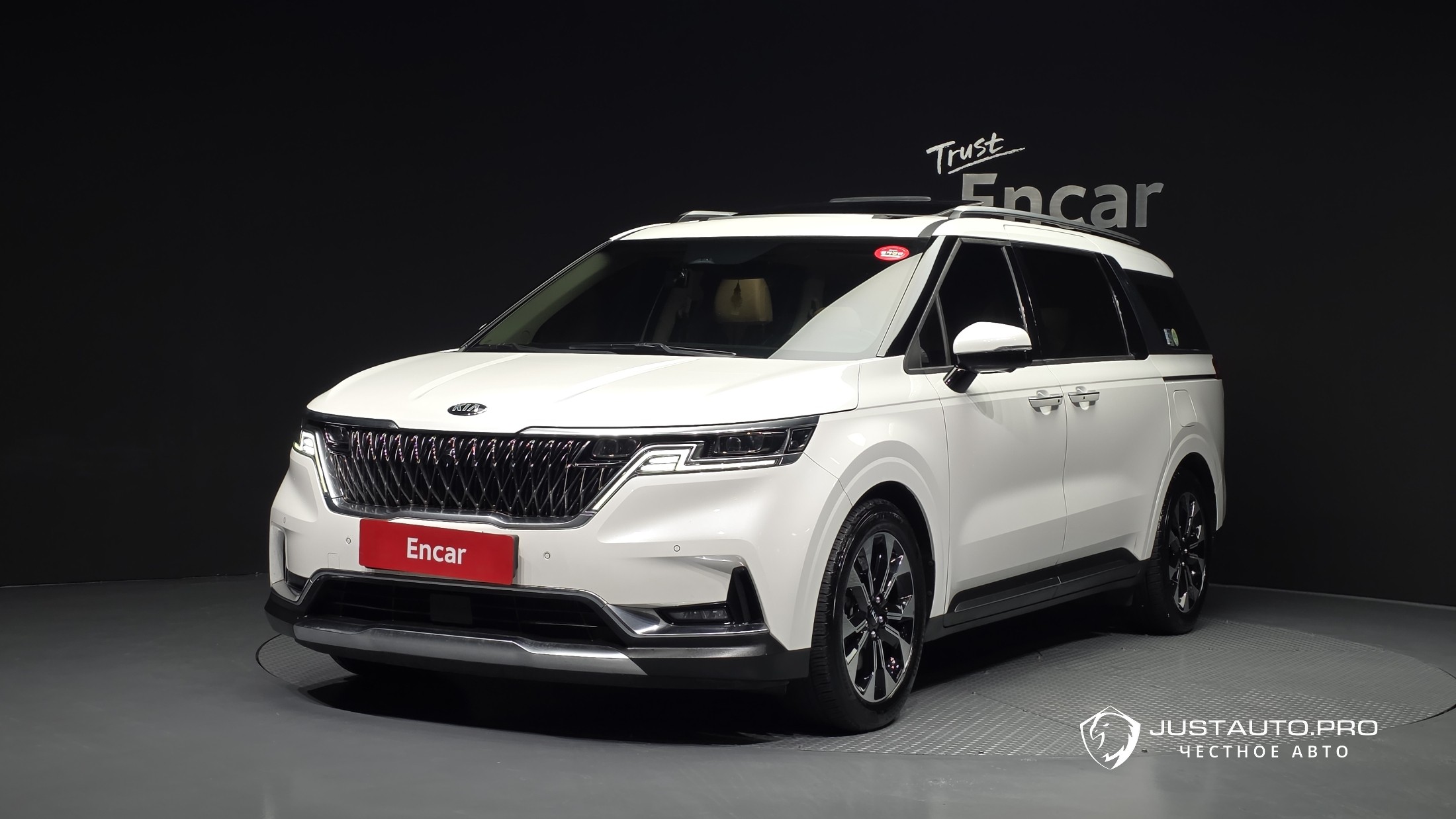 Автомобиль Kia Canival