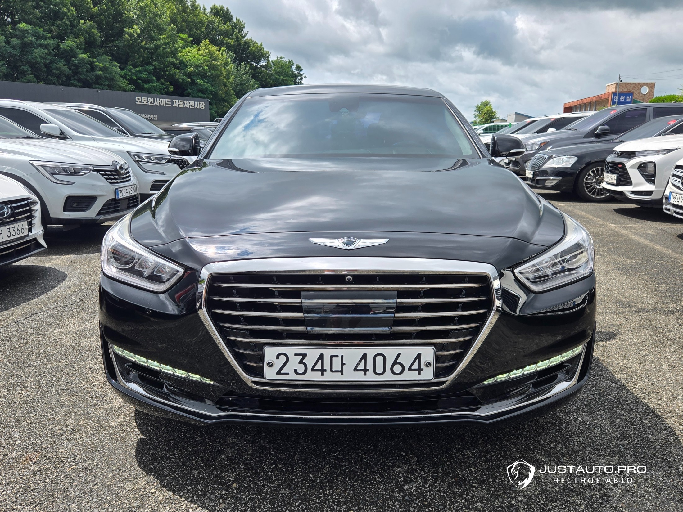 Автомобиль Genesis EQ900