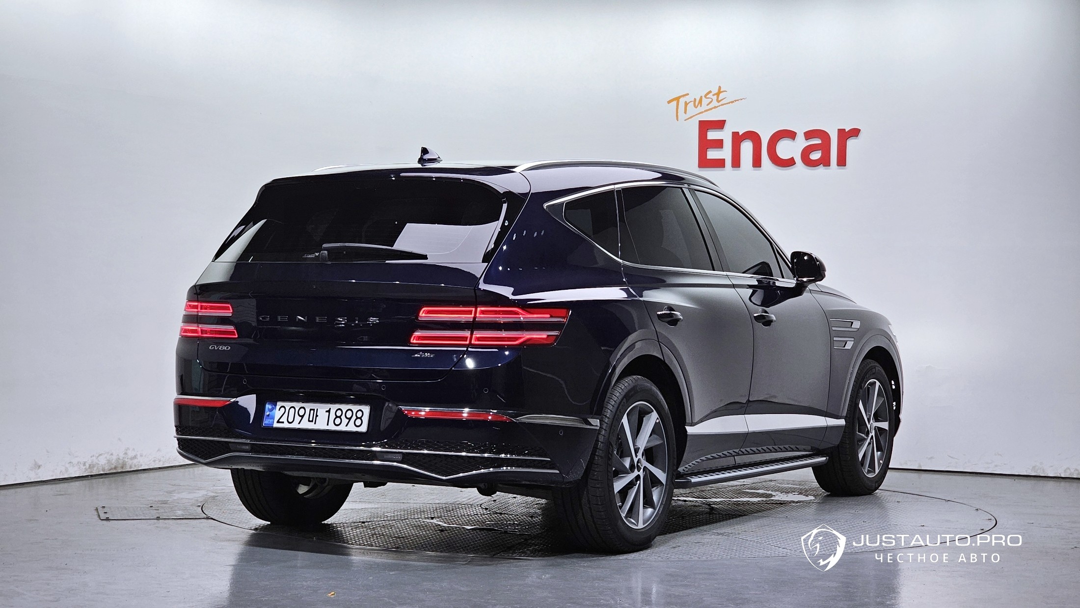 Автомобиль Genesis GV80