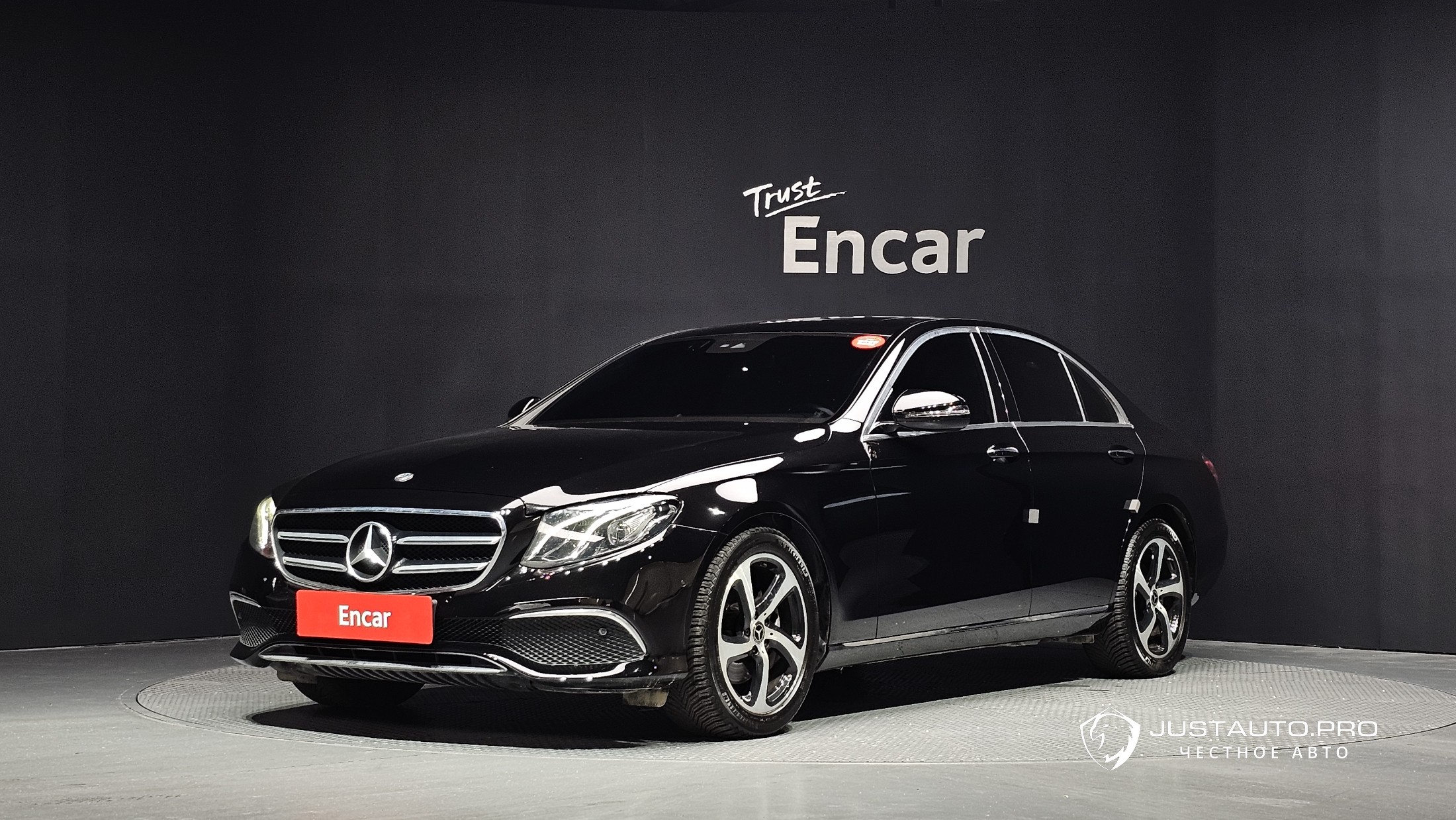 Автомобиль Mercedes-Benz E-Class
