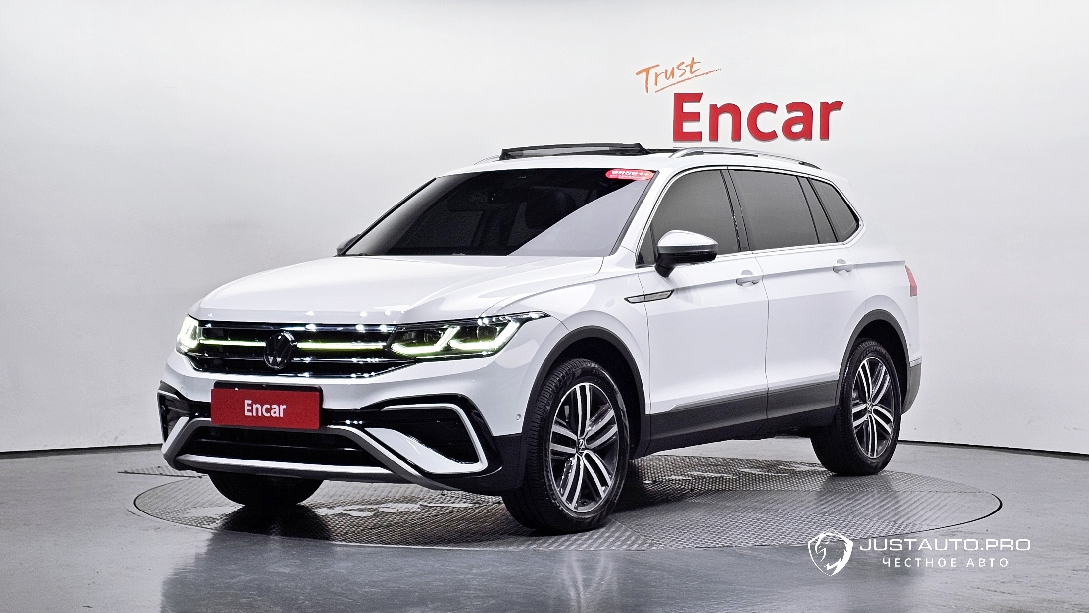 Автомобиль Volkswagen Tiguan