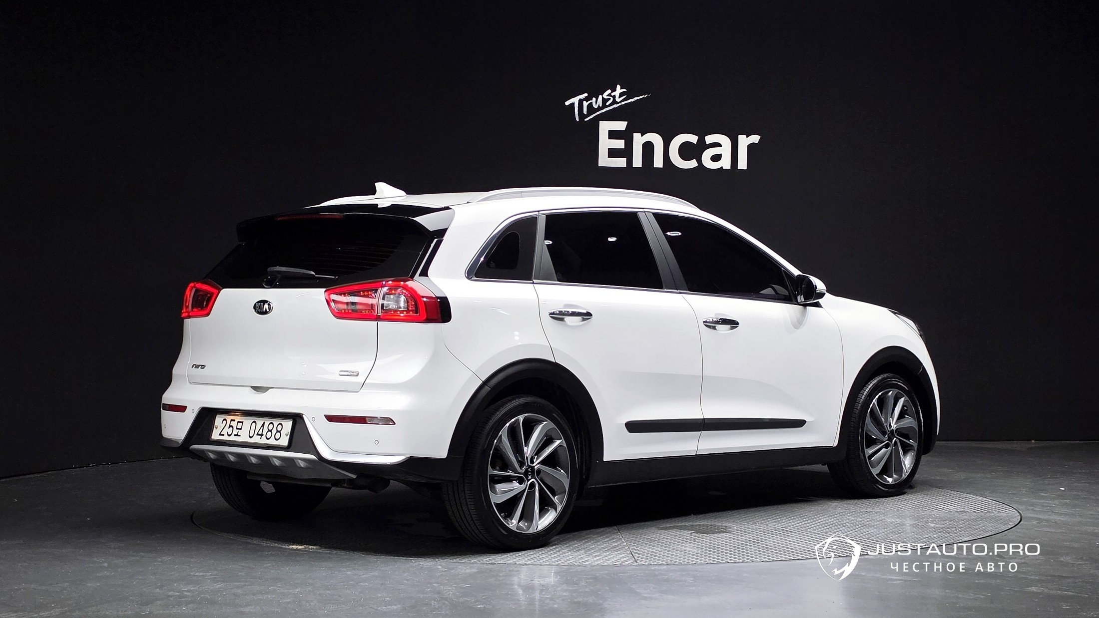 Автомобиль Kia Niro