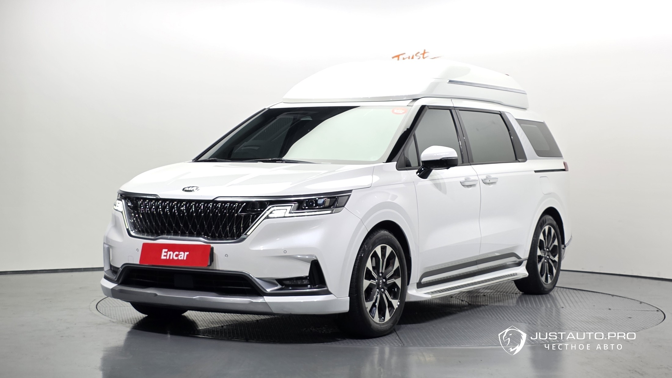 Автомобиль Kia Canival