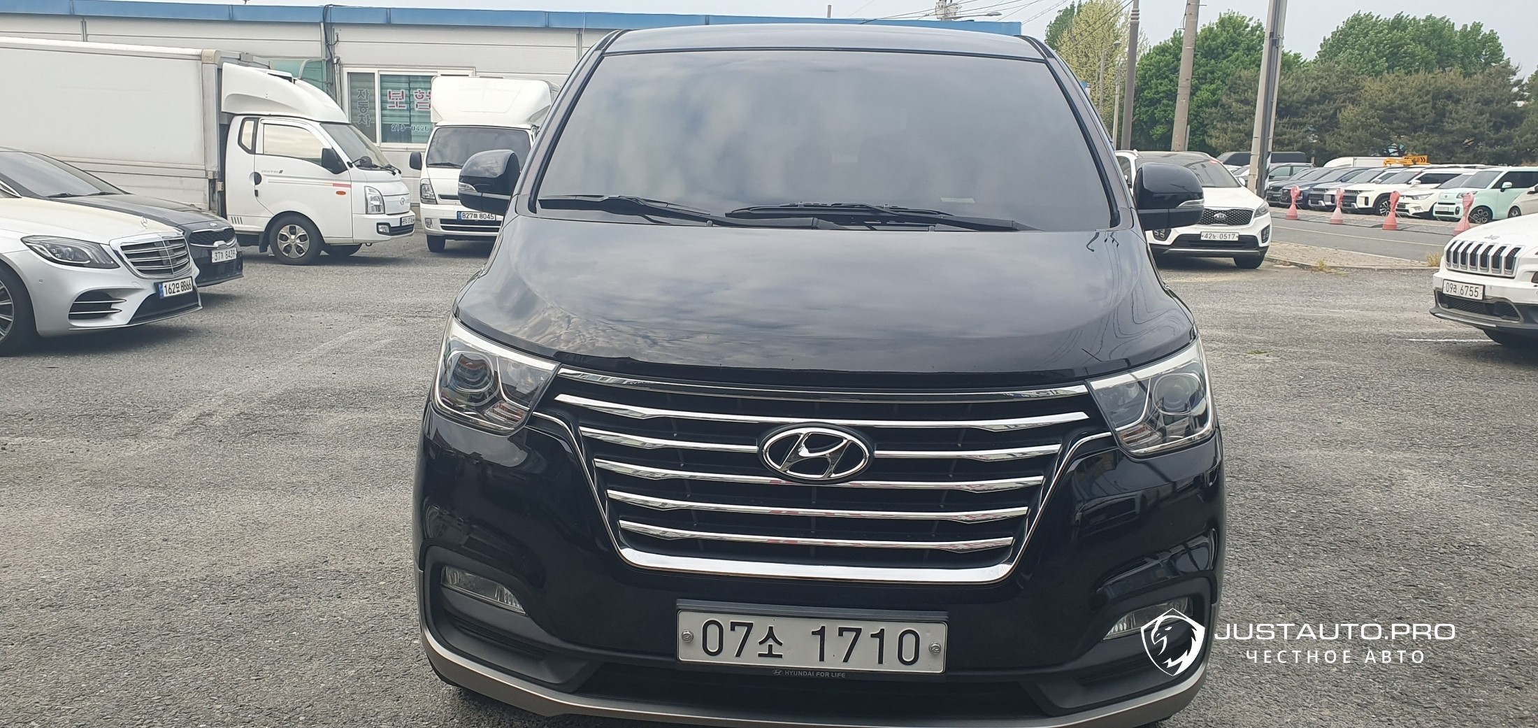 Автомобиль Hyundai Starex