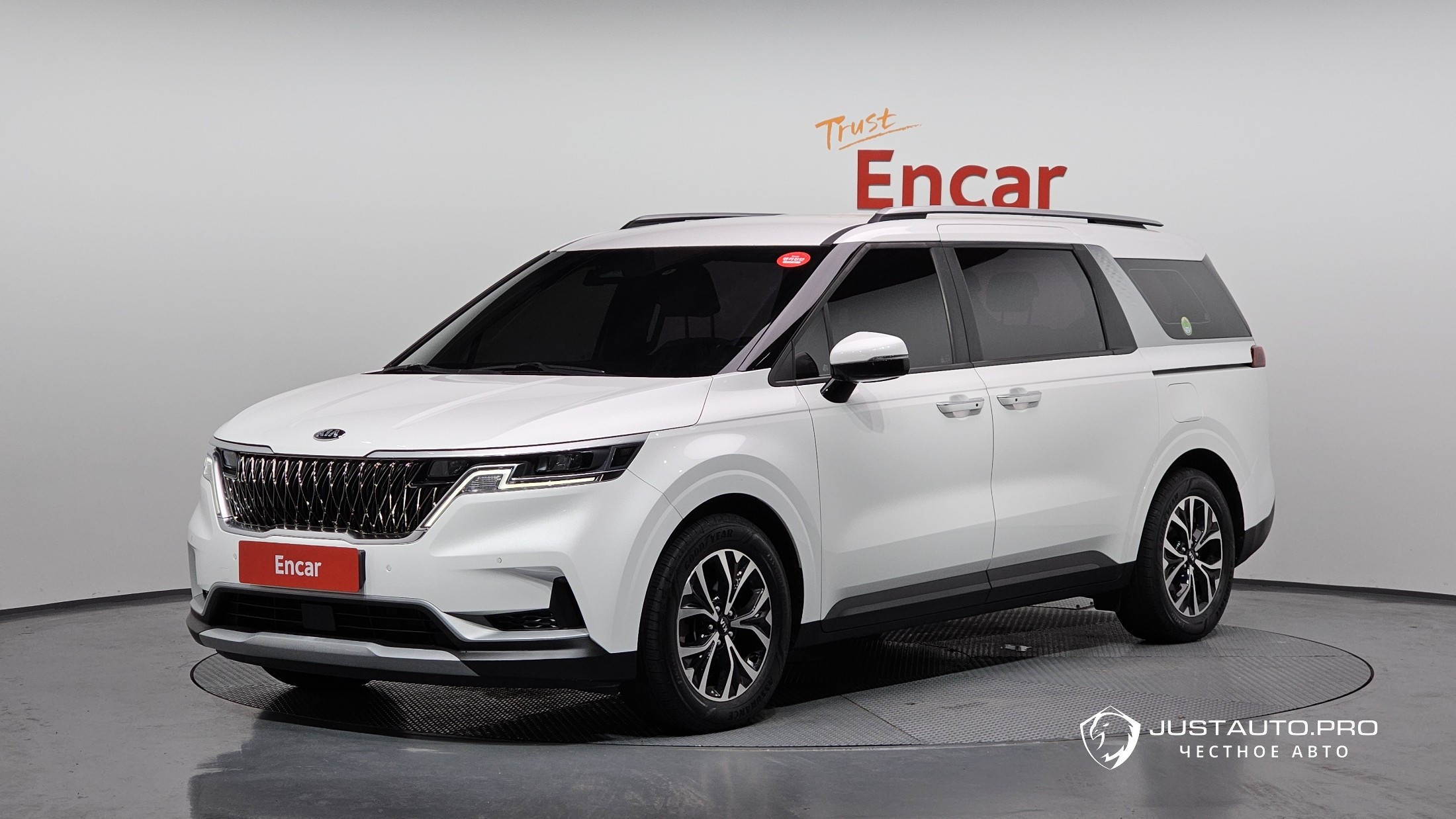Автомобиль Kia Canival