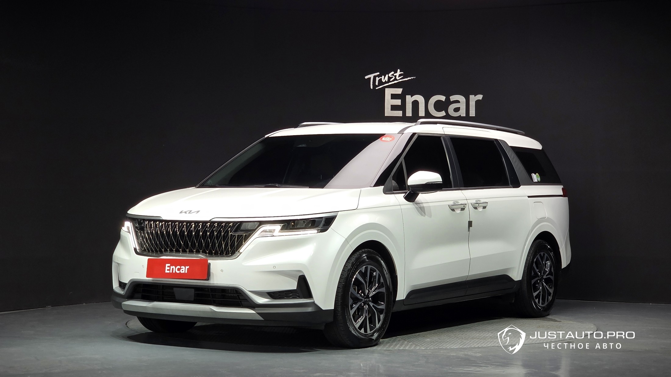 Автомобиль Kia Canival