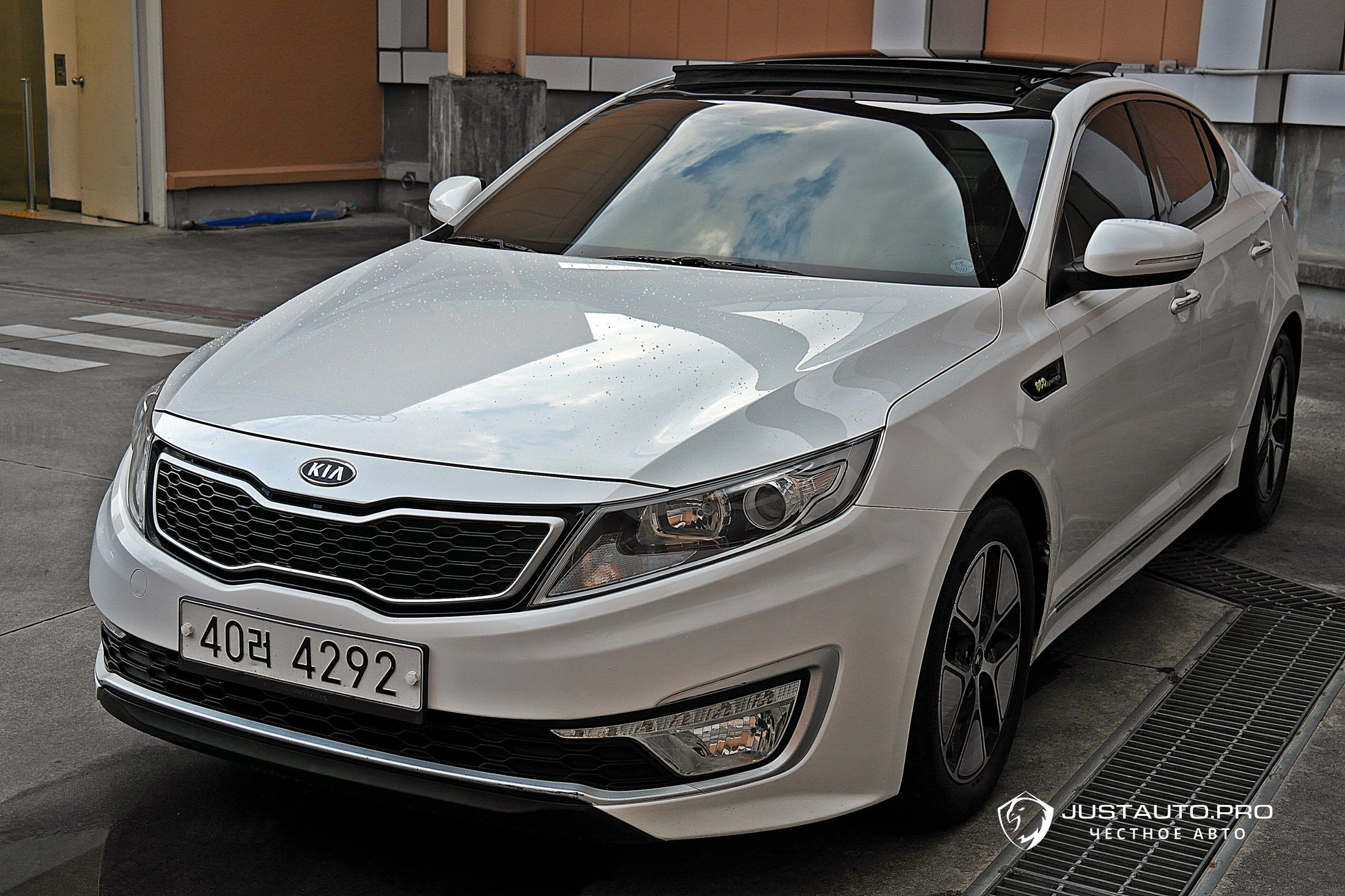 Автомобиль Kia K5