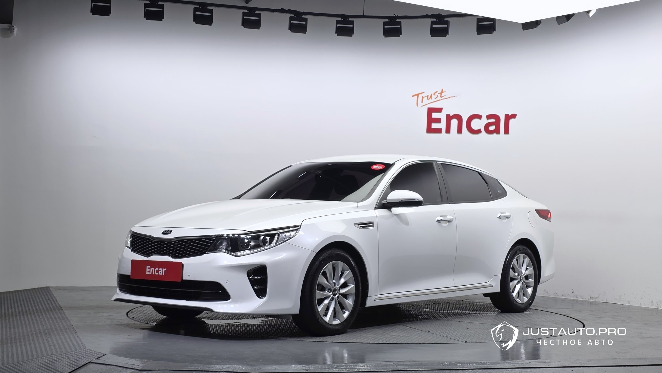 Автомобиль Kia K5